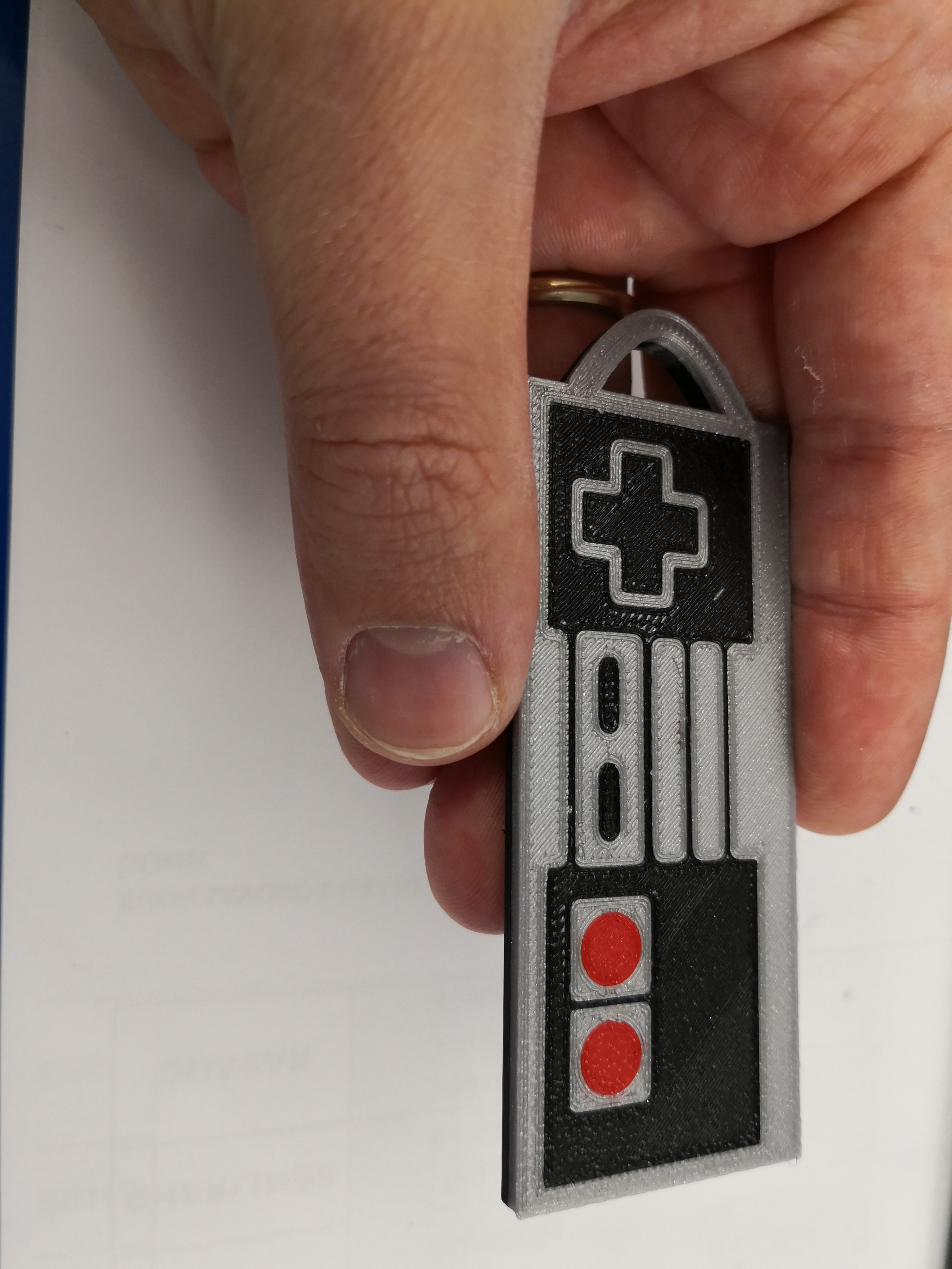 Miniatura 3 do modelo 3D NES gamepad keychain