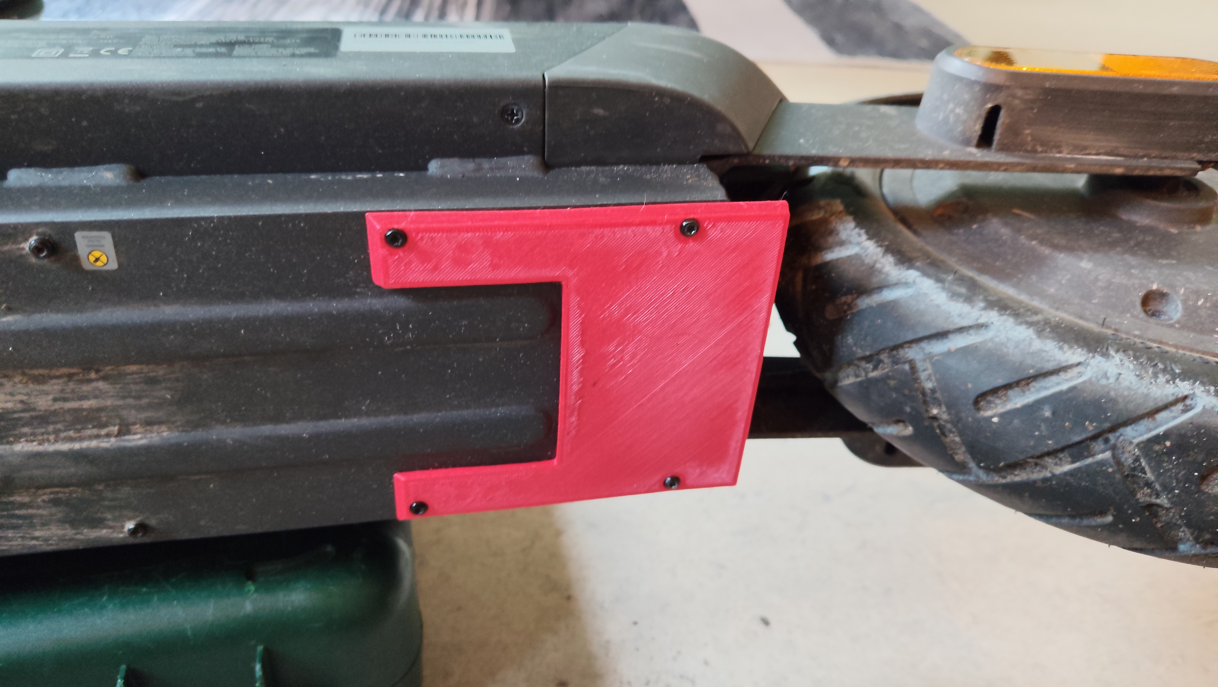 Xiaomi Scooter 5 - Airtag Holder