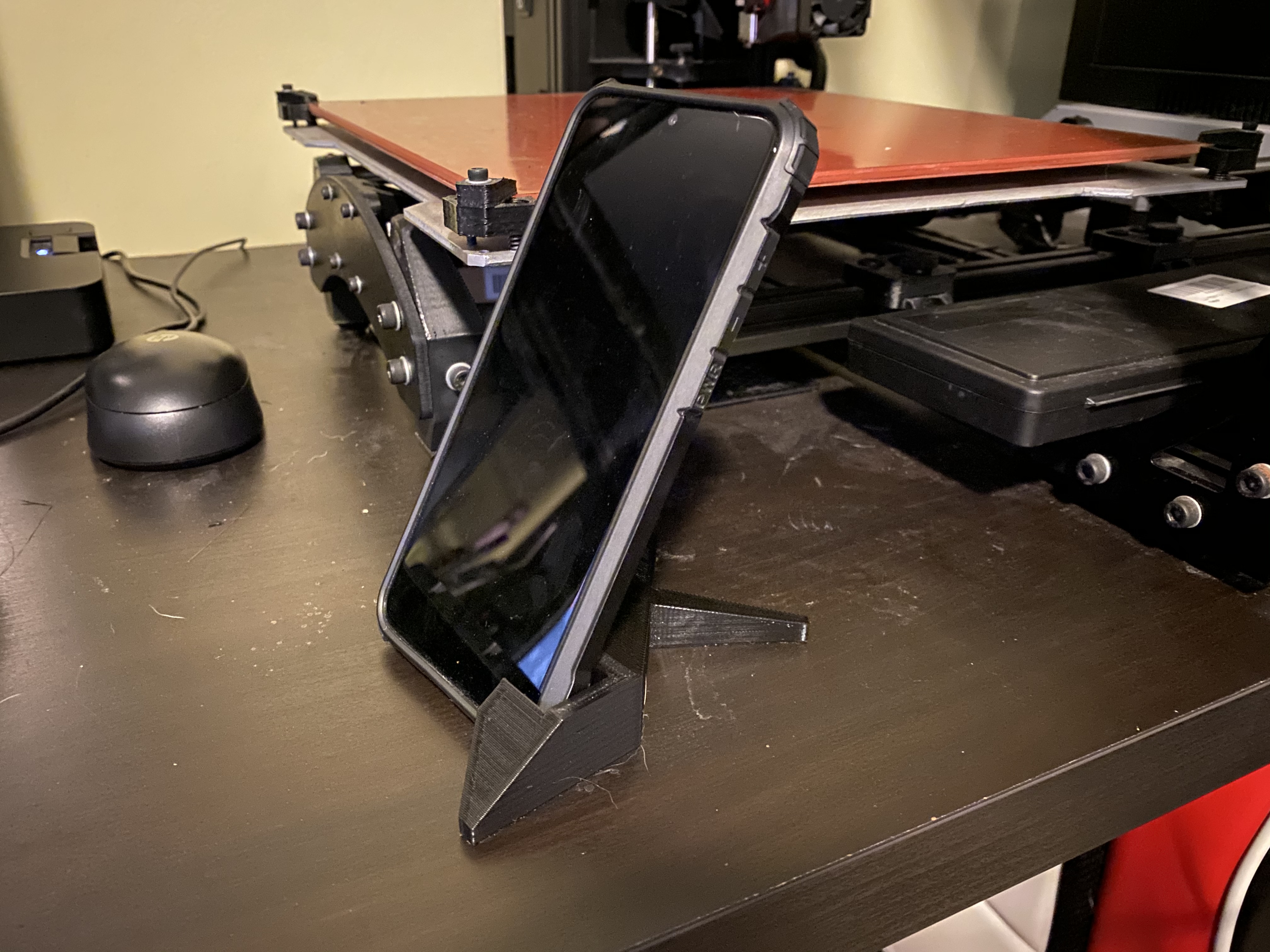 Low profile phone holder