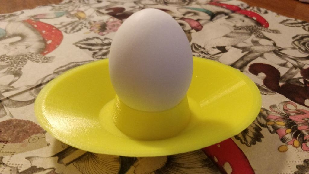 Miniatura 2 do modelo 3D Stackable egg cup with shell rim