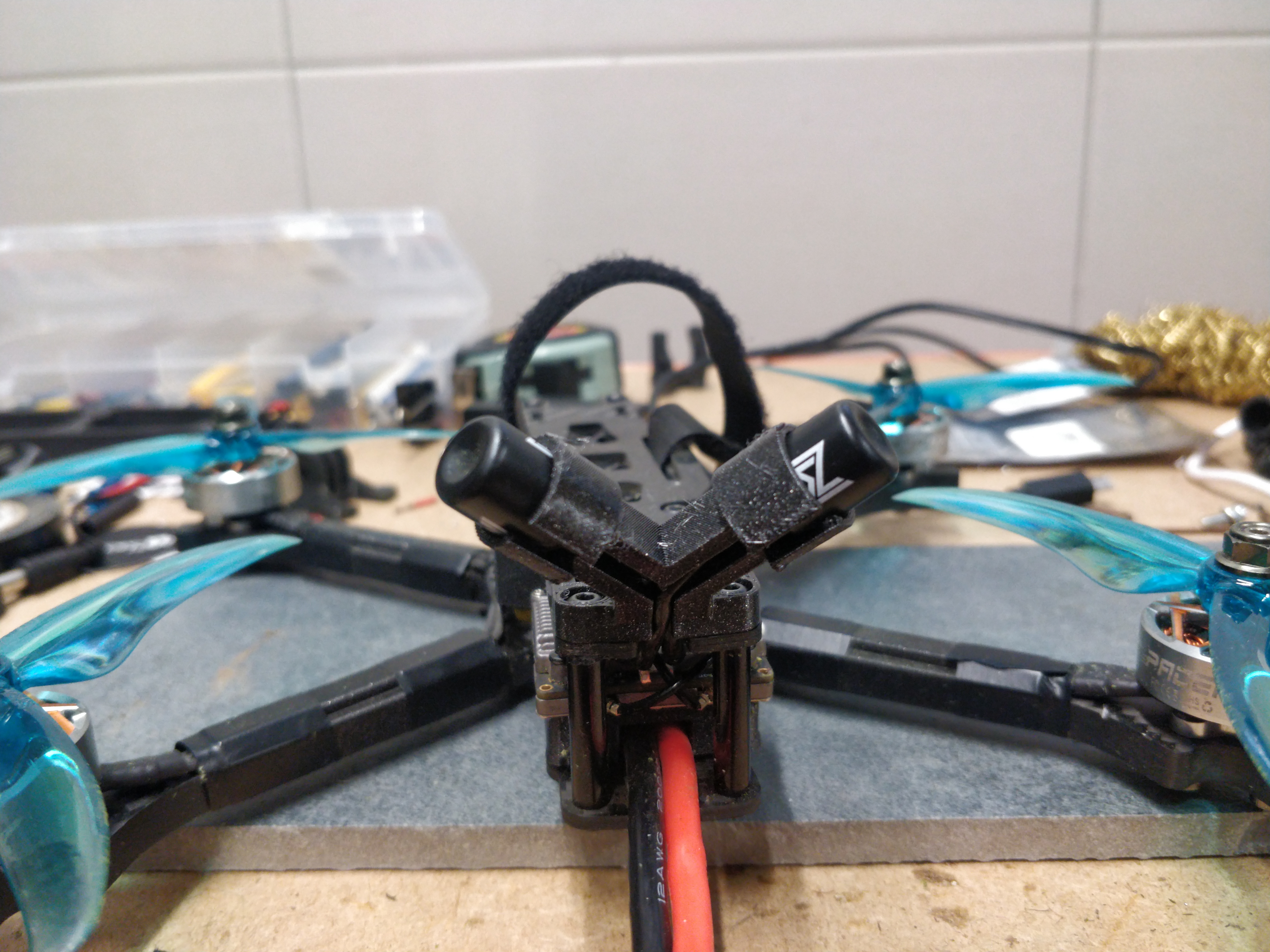Walksnail Avatar antenna mount on TBS source one v5