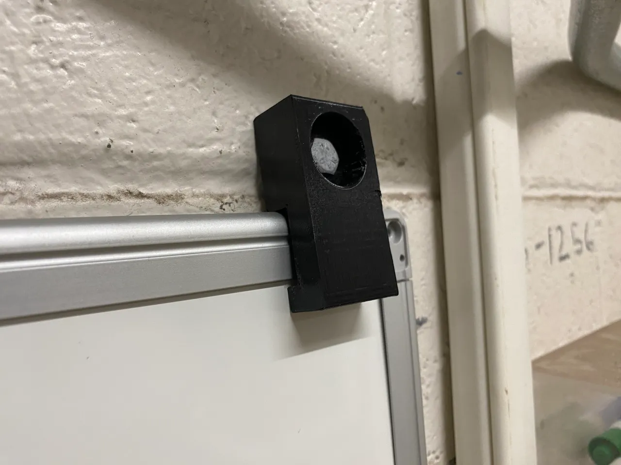 Small Heavy Duty Wall Mount by ogfortis | Download free STL model ...