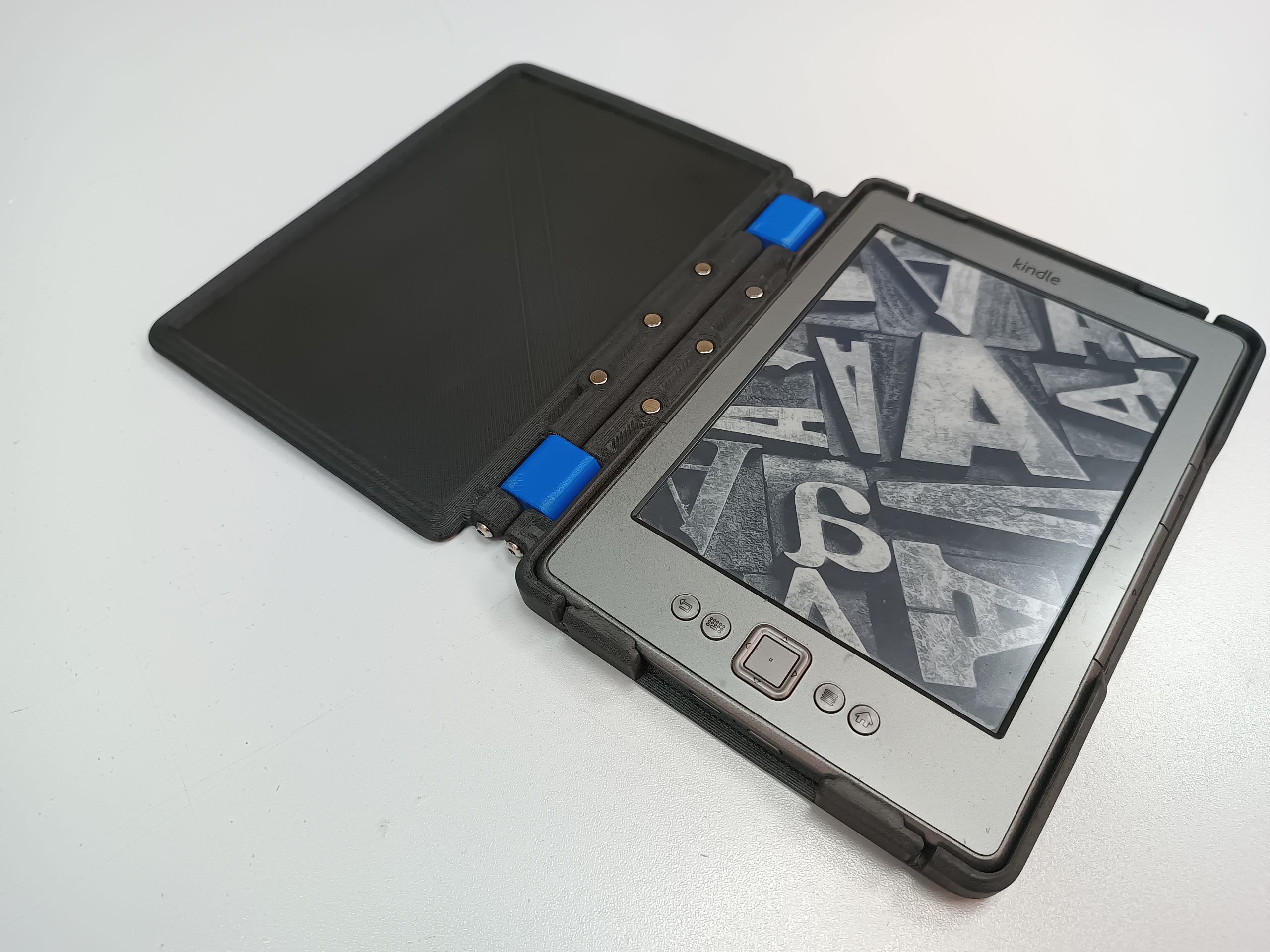 Hinged Case with Magnetic Lid for Amazon Kindle 4