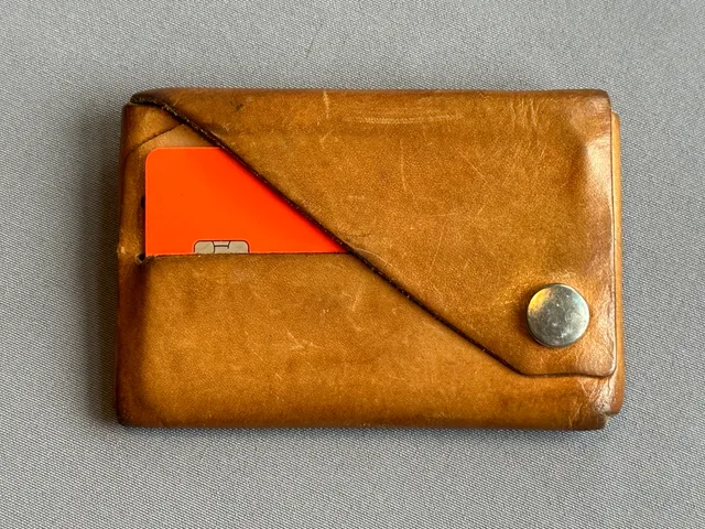 Make a simple wallet - Leatherwork for beginners