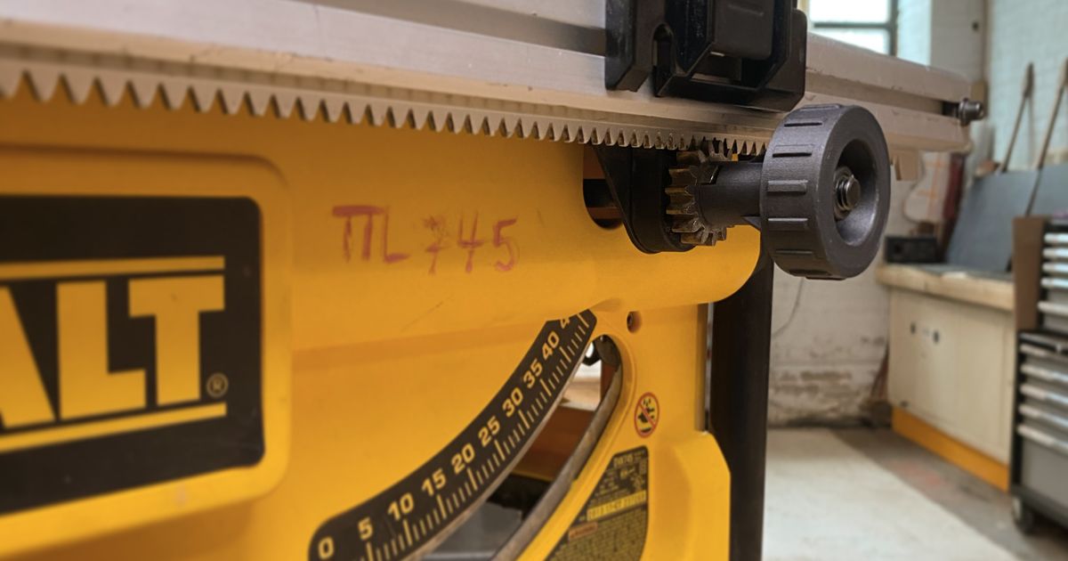 DeWalt DW745 Table Saw Fence Knob by Kyle Myers Download free STL