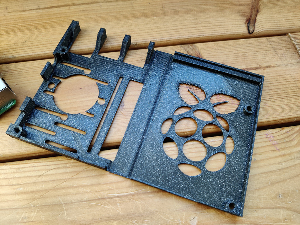 Miniatura 5 do modelo 3D Folding case for Raspberry pi 3b