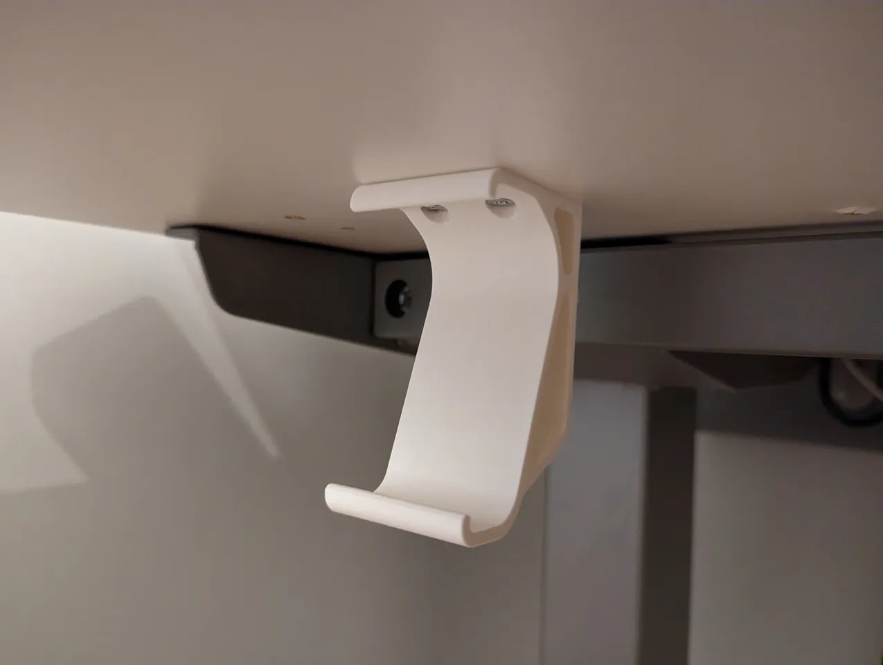 Xbox controller under desk mount by TheShwamp | Download free STL model ...