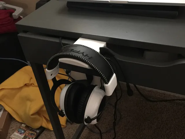 HyperX Cloud Headset rest/stand