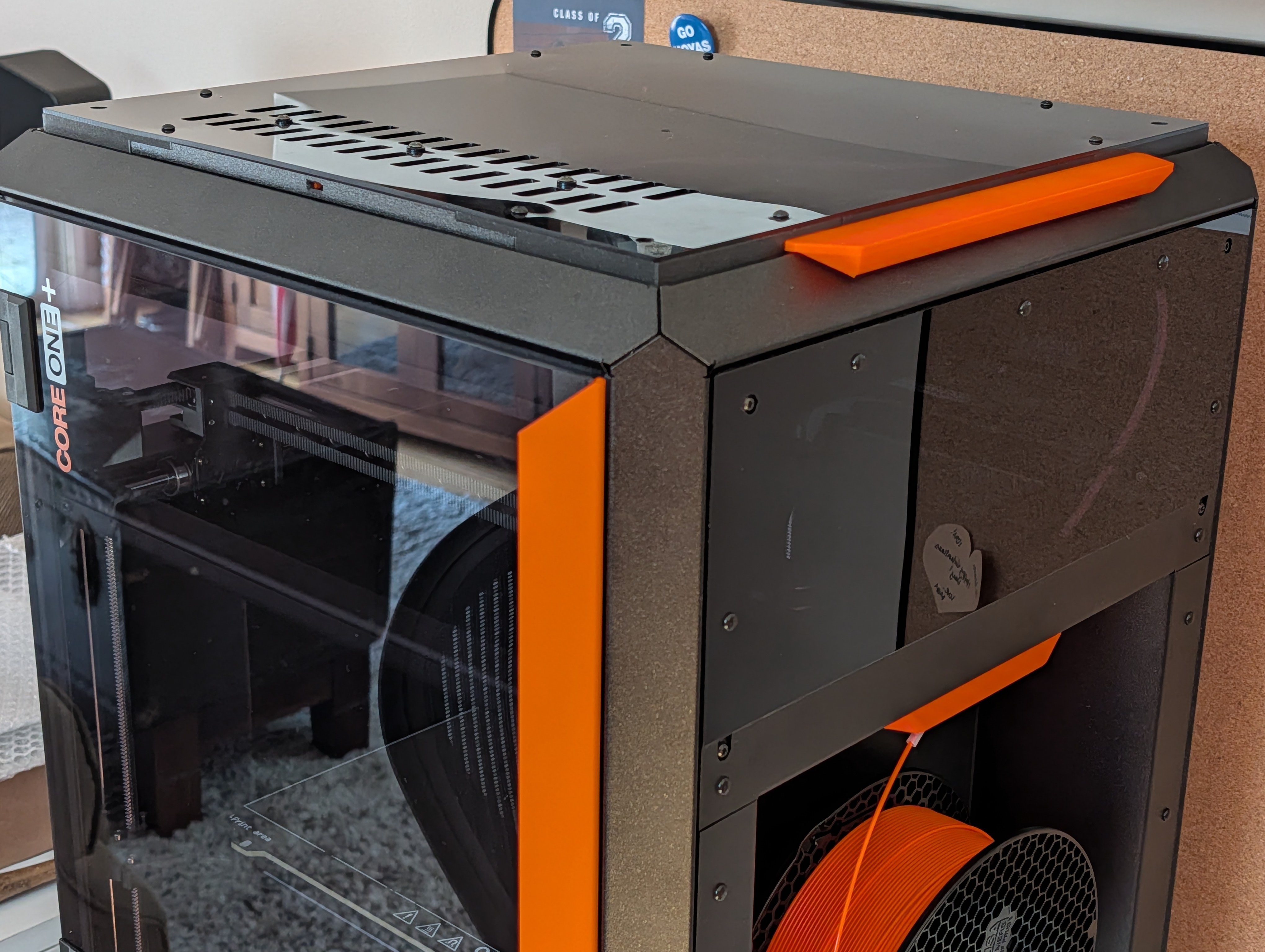Core One+ Magnetic Top Cover, simplified, with side handles and indicator