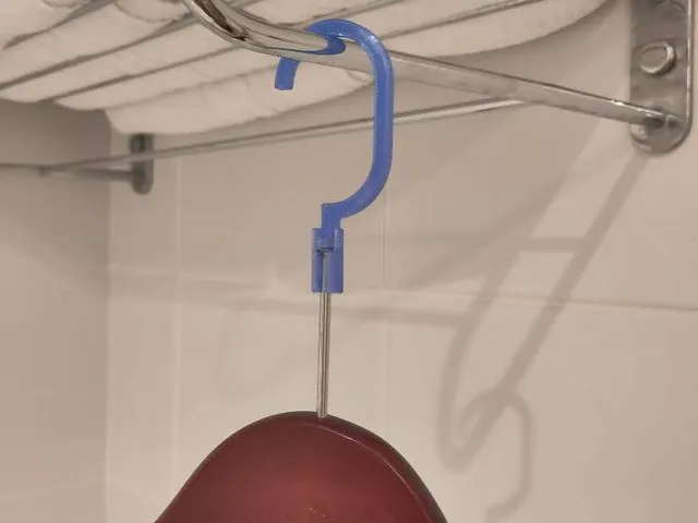 Clotheshanger hook for hotels