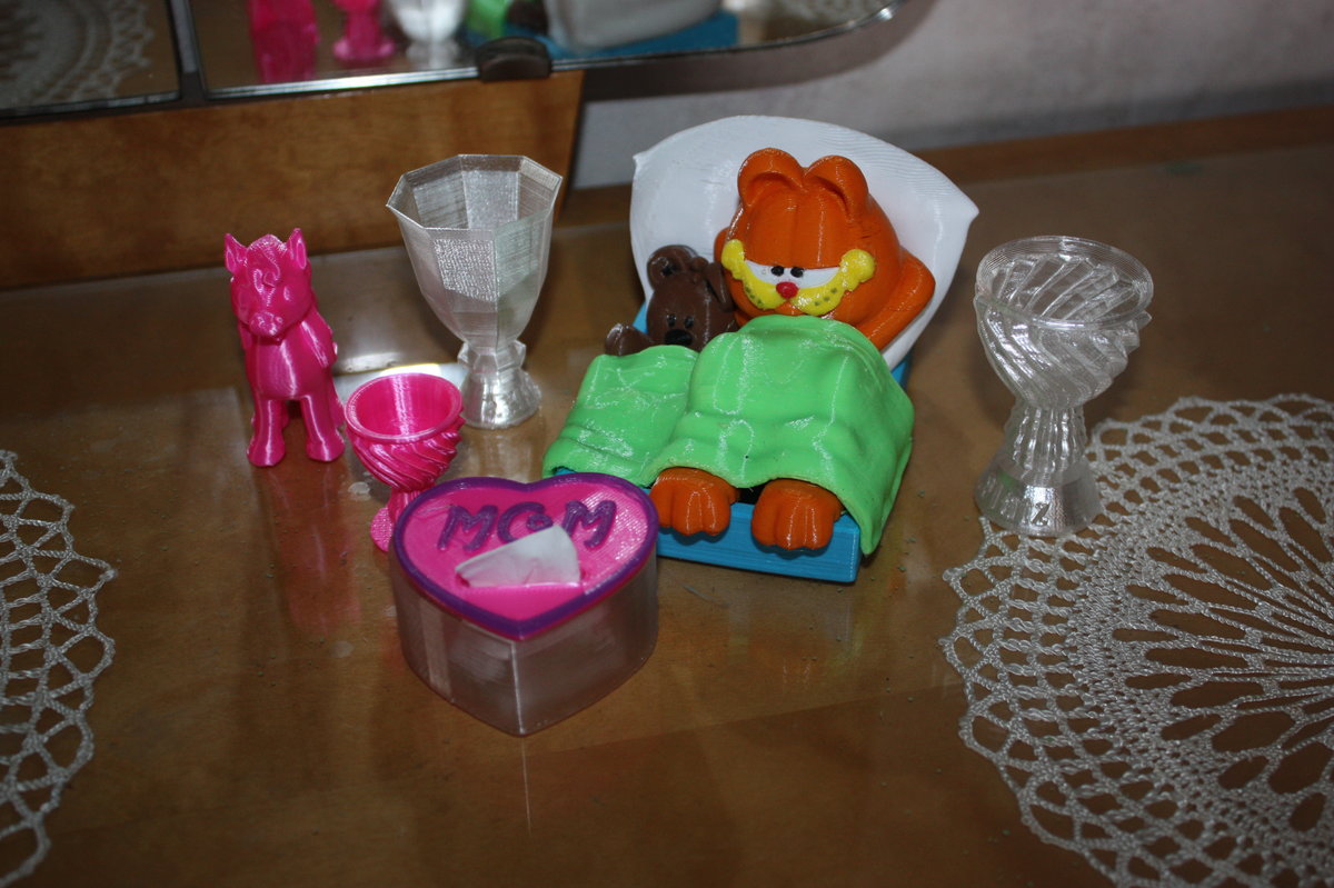 Motherday Mom's Makeup BOX  VASE MODE Translucent