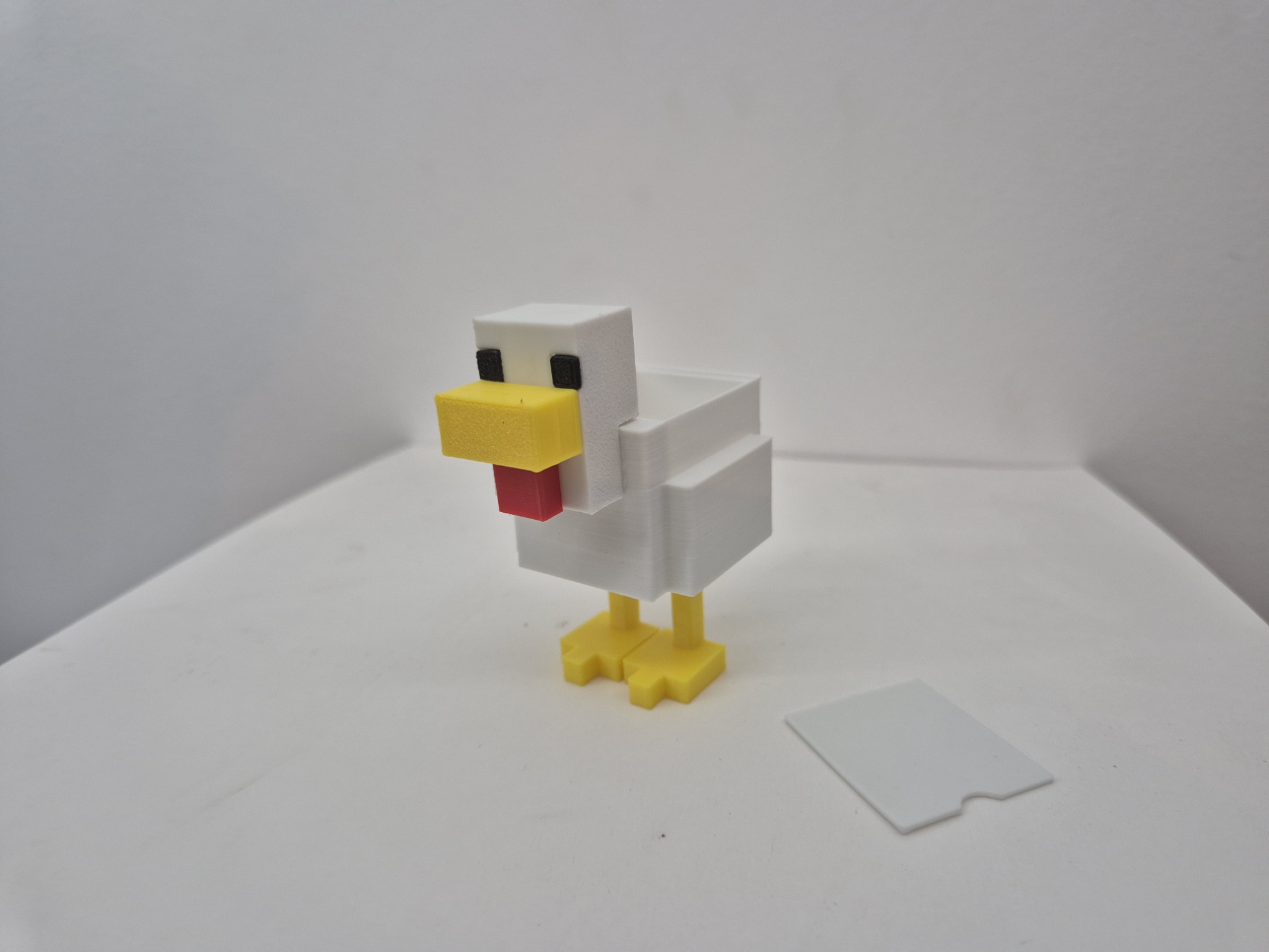 Miniatura 4 do modelo 3D Minecraft chicken with storage