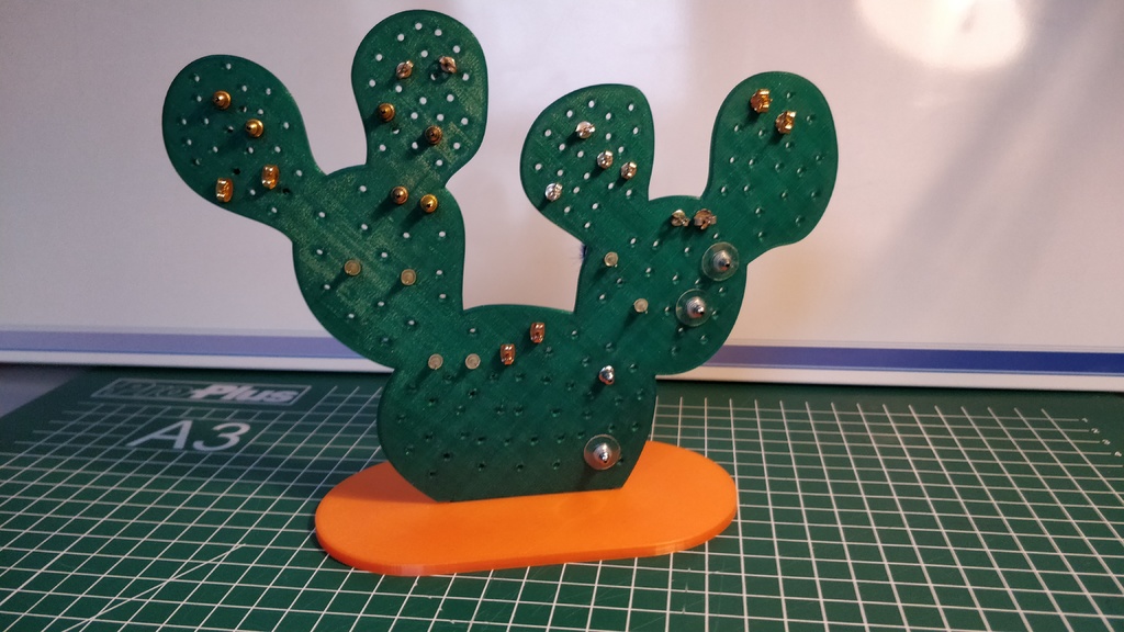 Miniatura 5 do modelo 3D Cactus earring holder