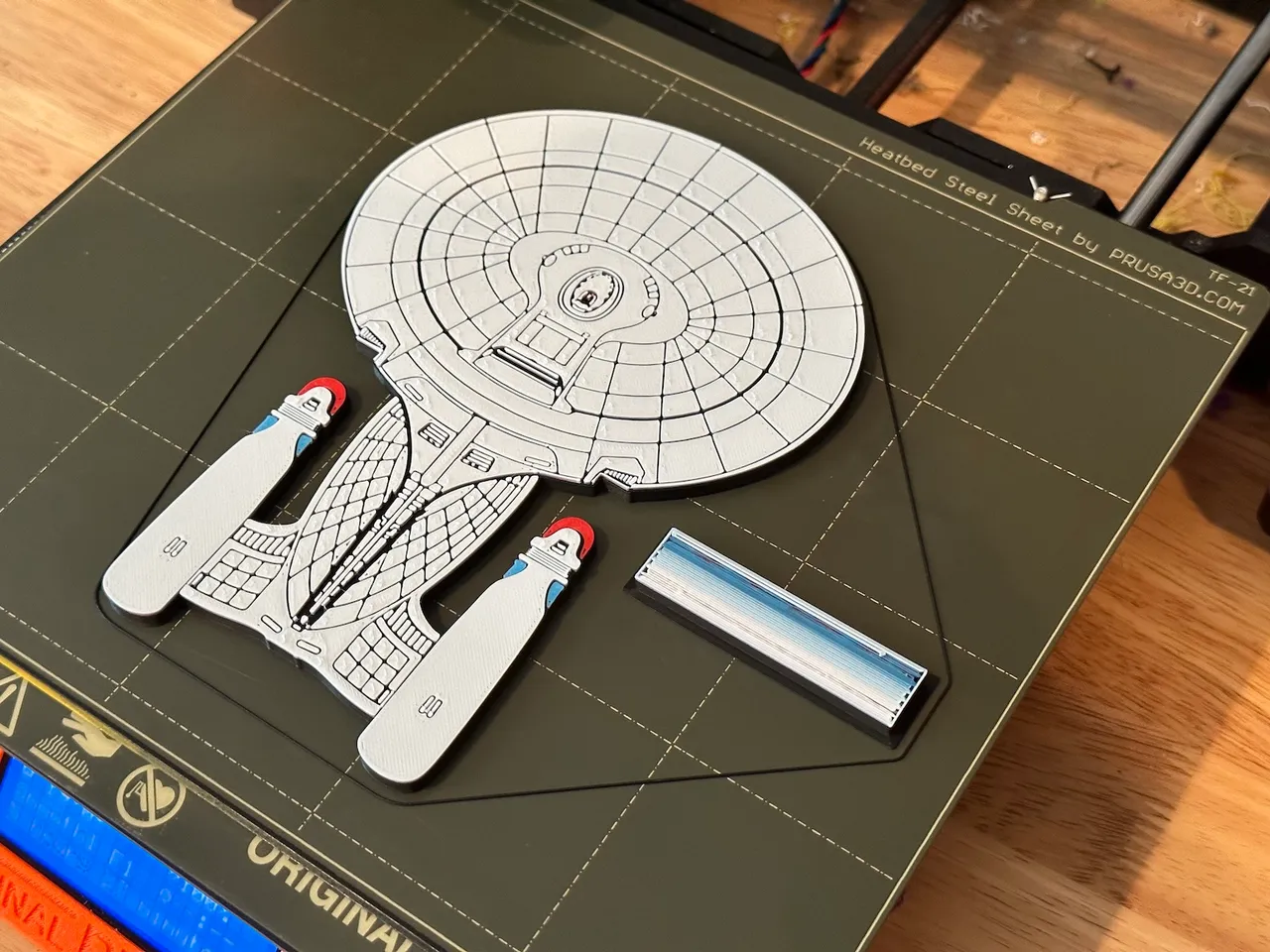 USS Enterprise (NCC-1701-D) Art by robotfriend | Download USS Enterprise (NCC-1701-D) Art by robotfriend | Download