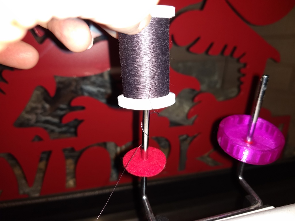 Thread Spool/Bobbin Keeper by spingoogL Download free STL model