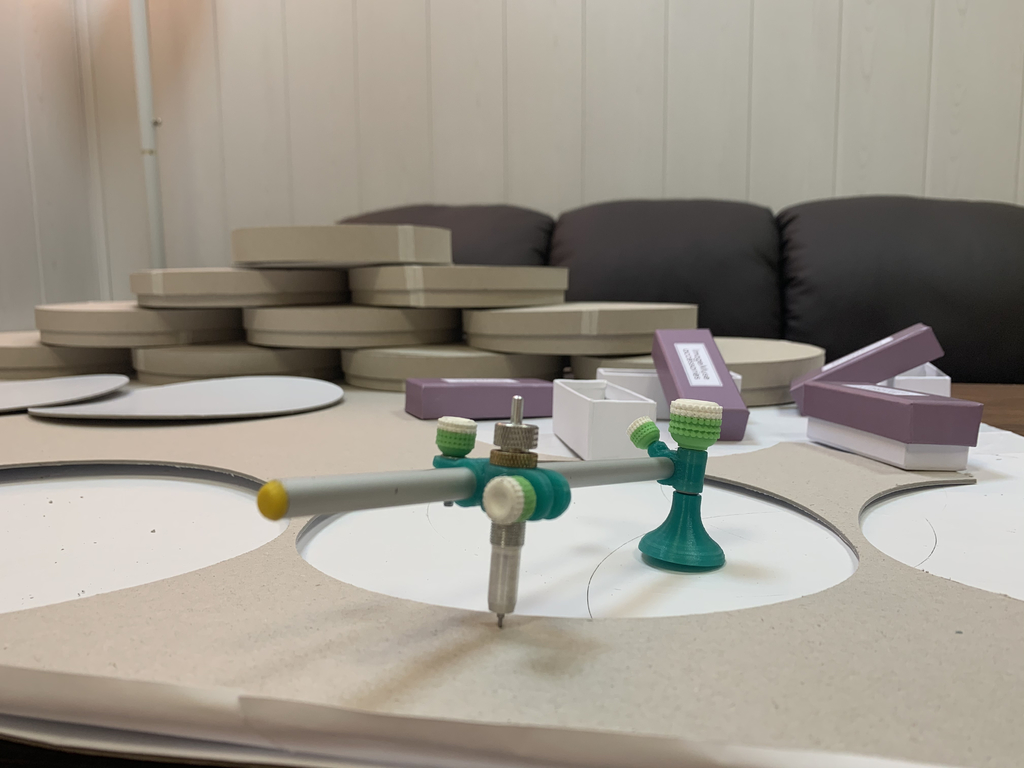 Miniatura 16 do modelo 3D Compass - Plotter