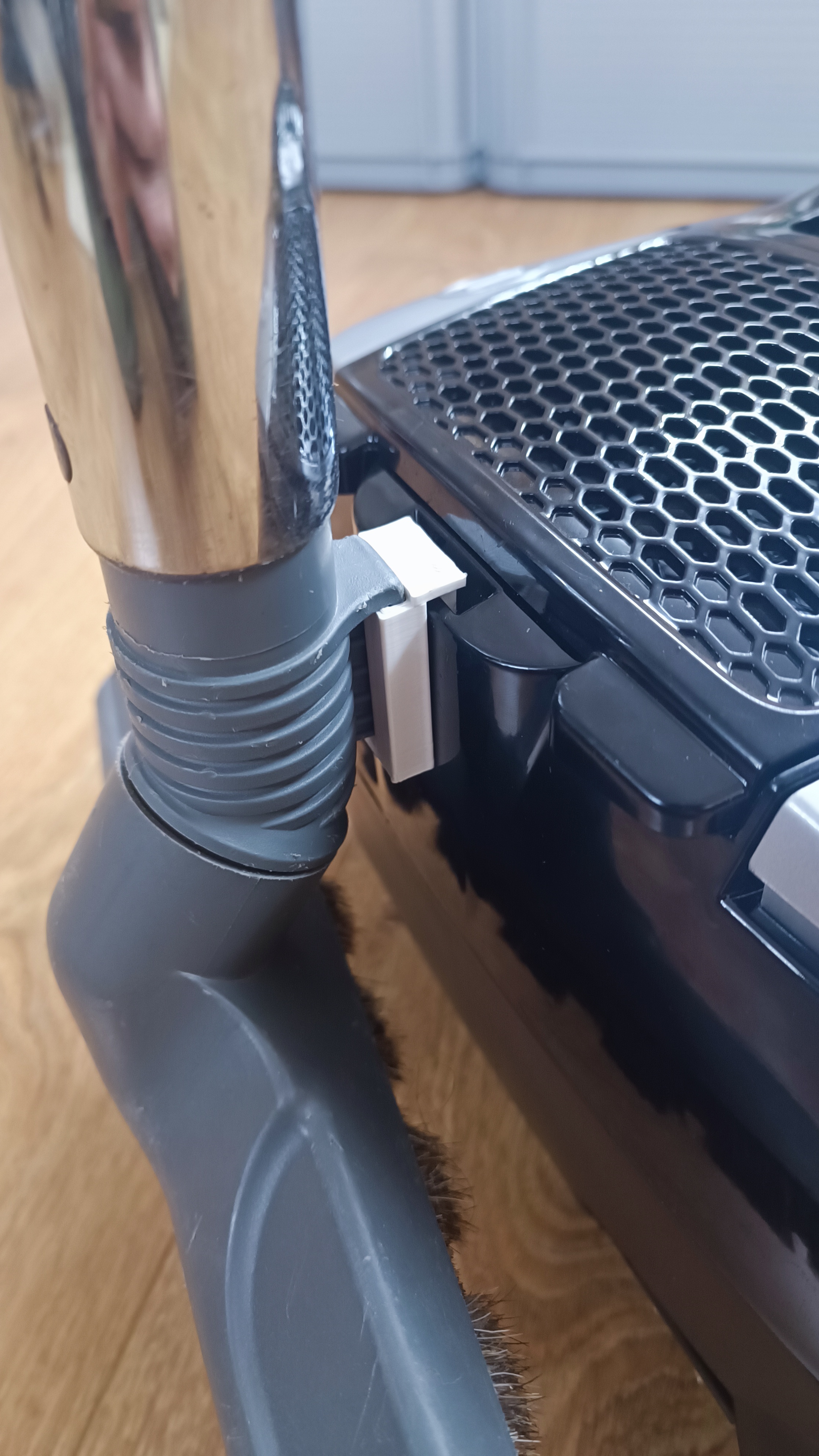 vacuum cleaner adapter brush fastening