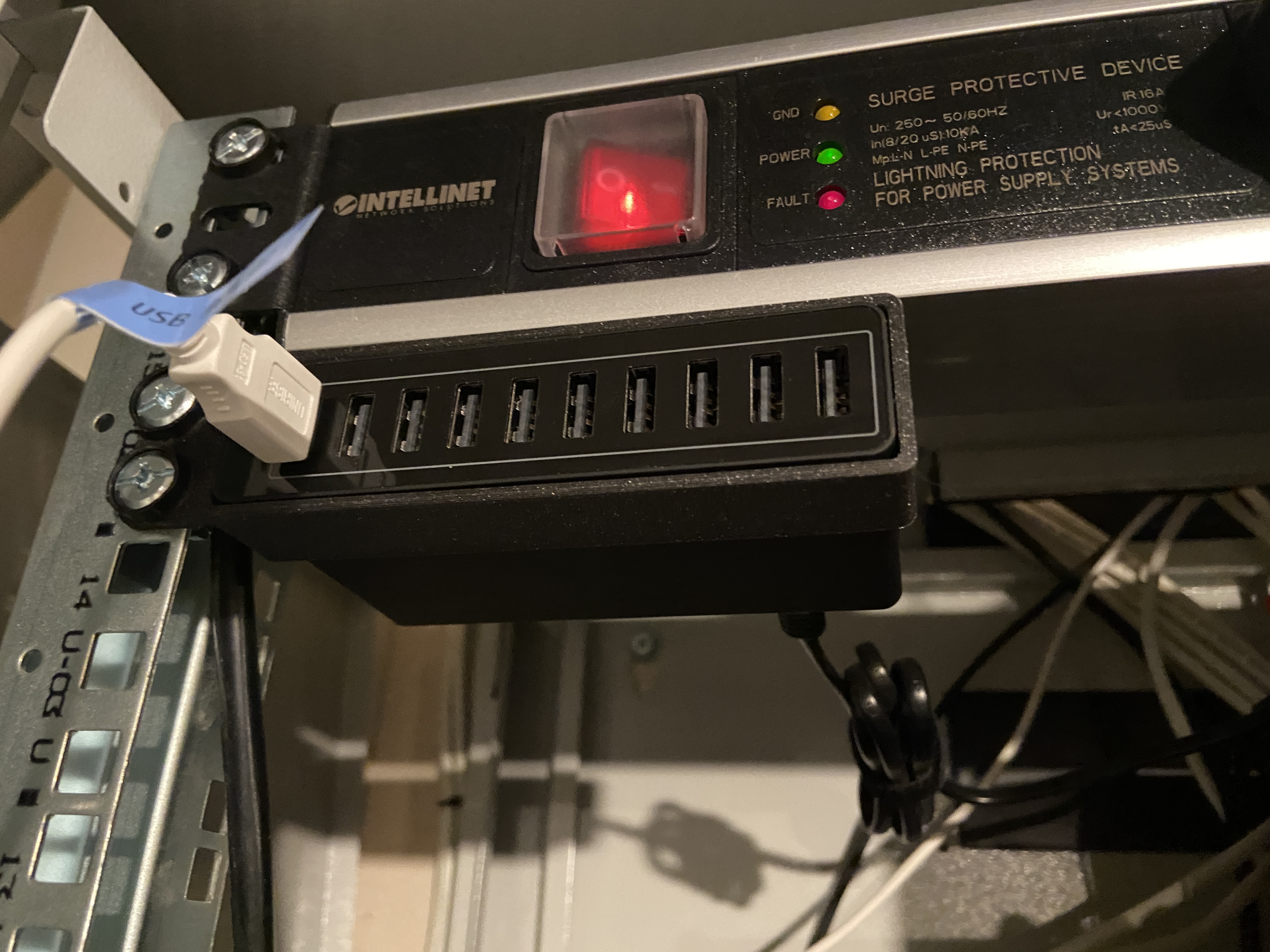 Anker PowerPort 10 - Rack Mount