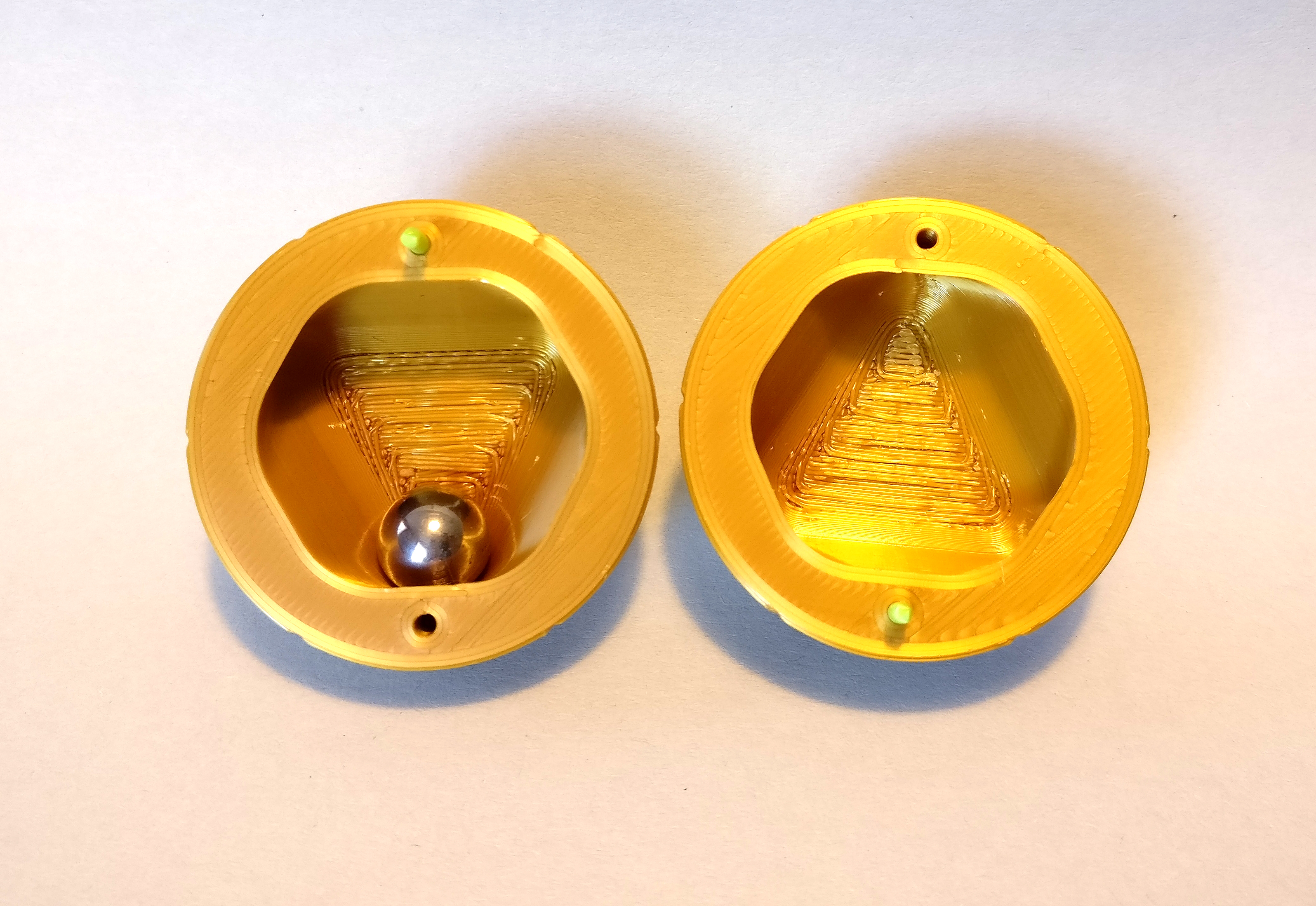 Miniatura 3 do modelo 3D A round dice?