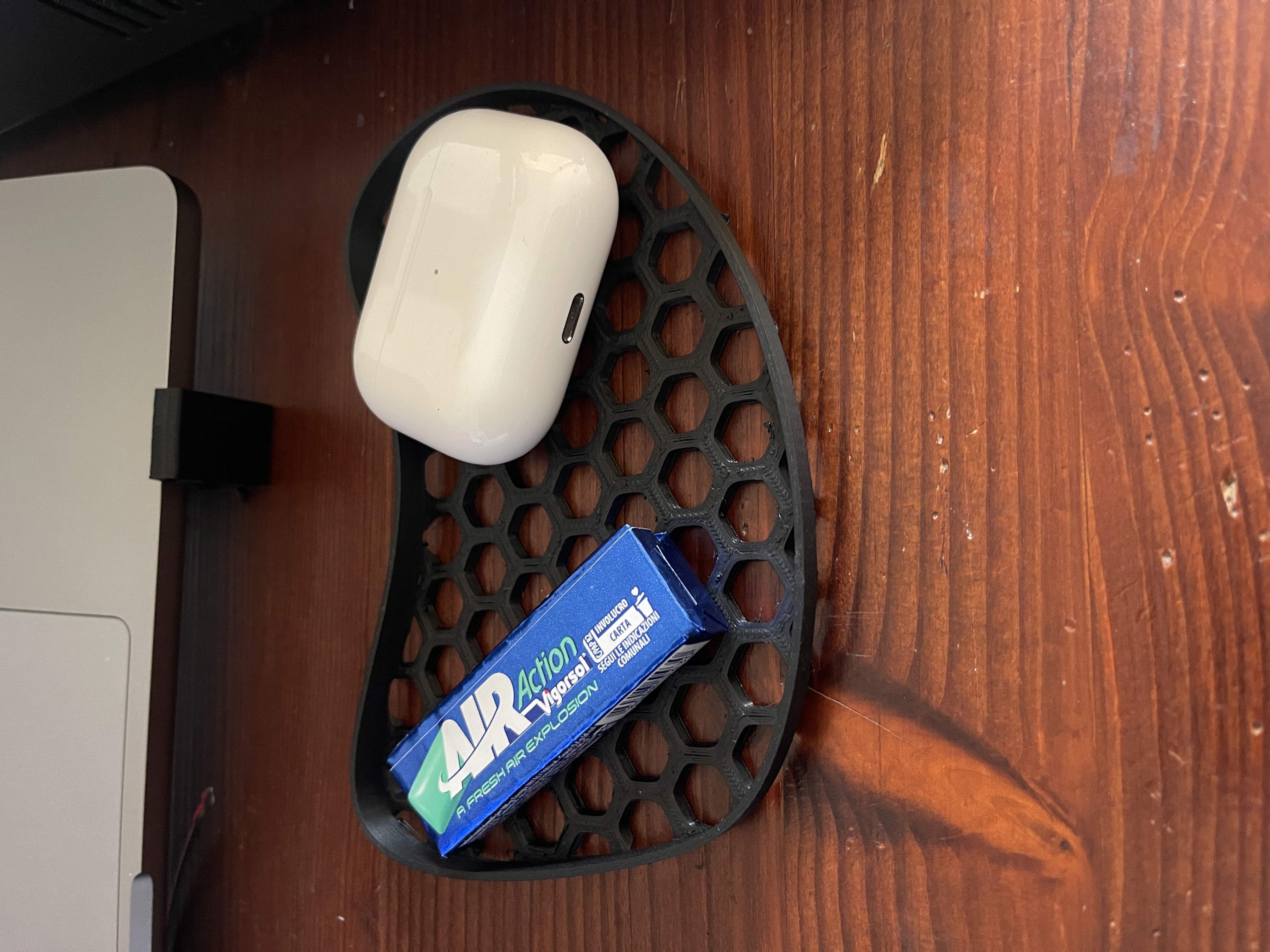 Simple honeycomb catchall tray