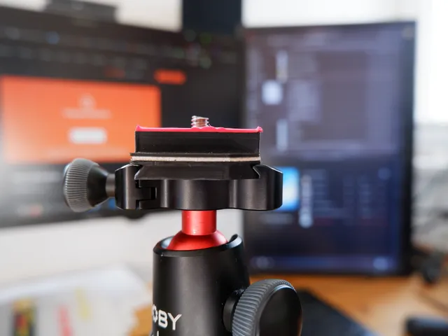 [REMIX] Arca-Swiss compatible Camera Backpack Mount