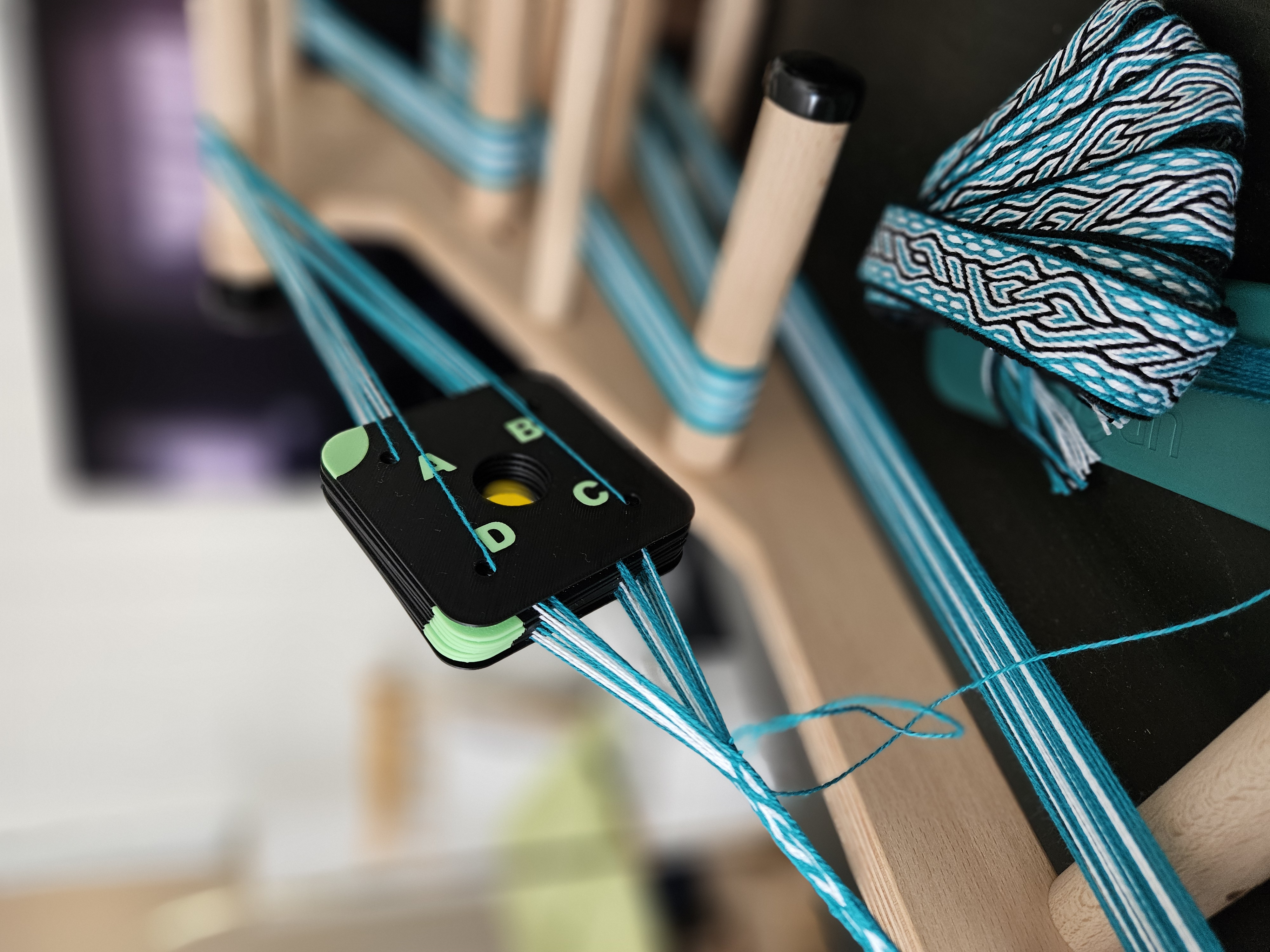 Tablet weaving card