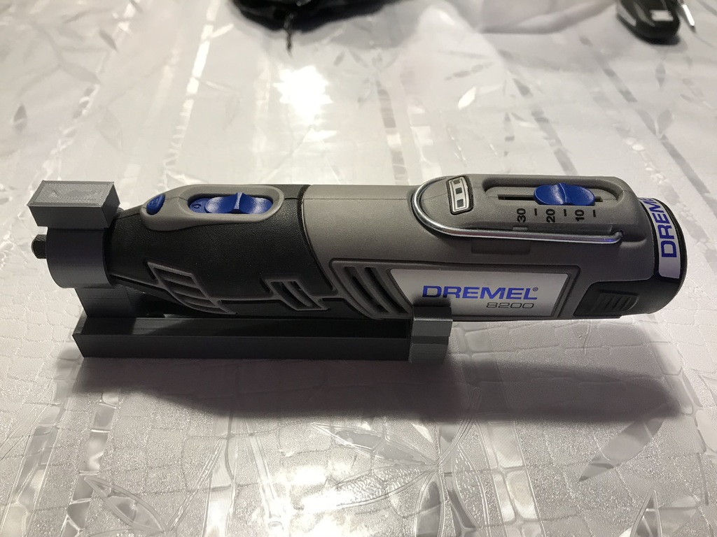 Support Dremel 8200