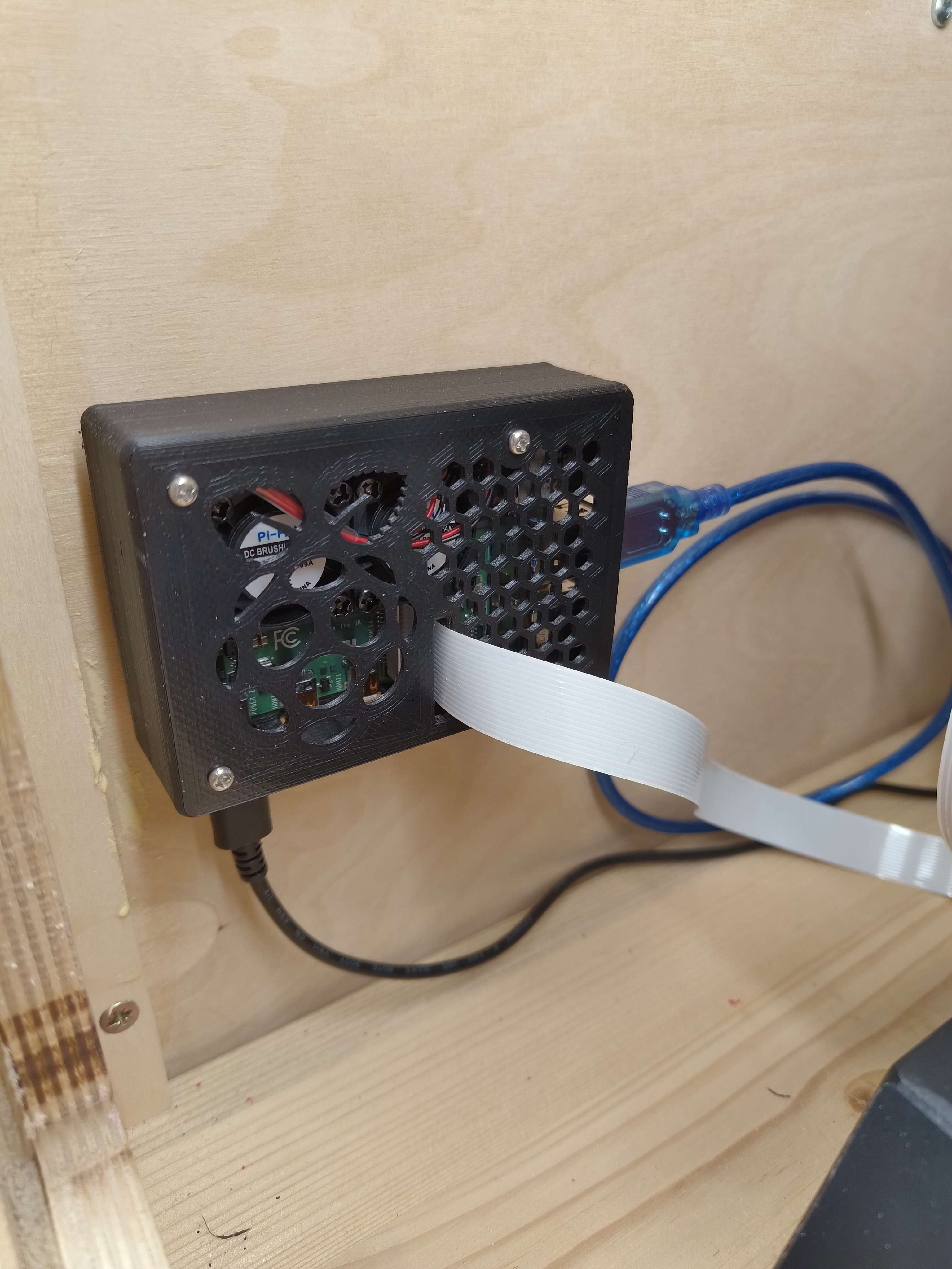 Miniatura 2 do modelo 3D Raspberry Pi 4 Cover