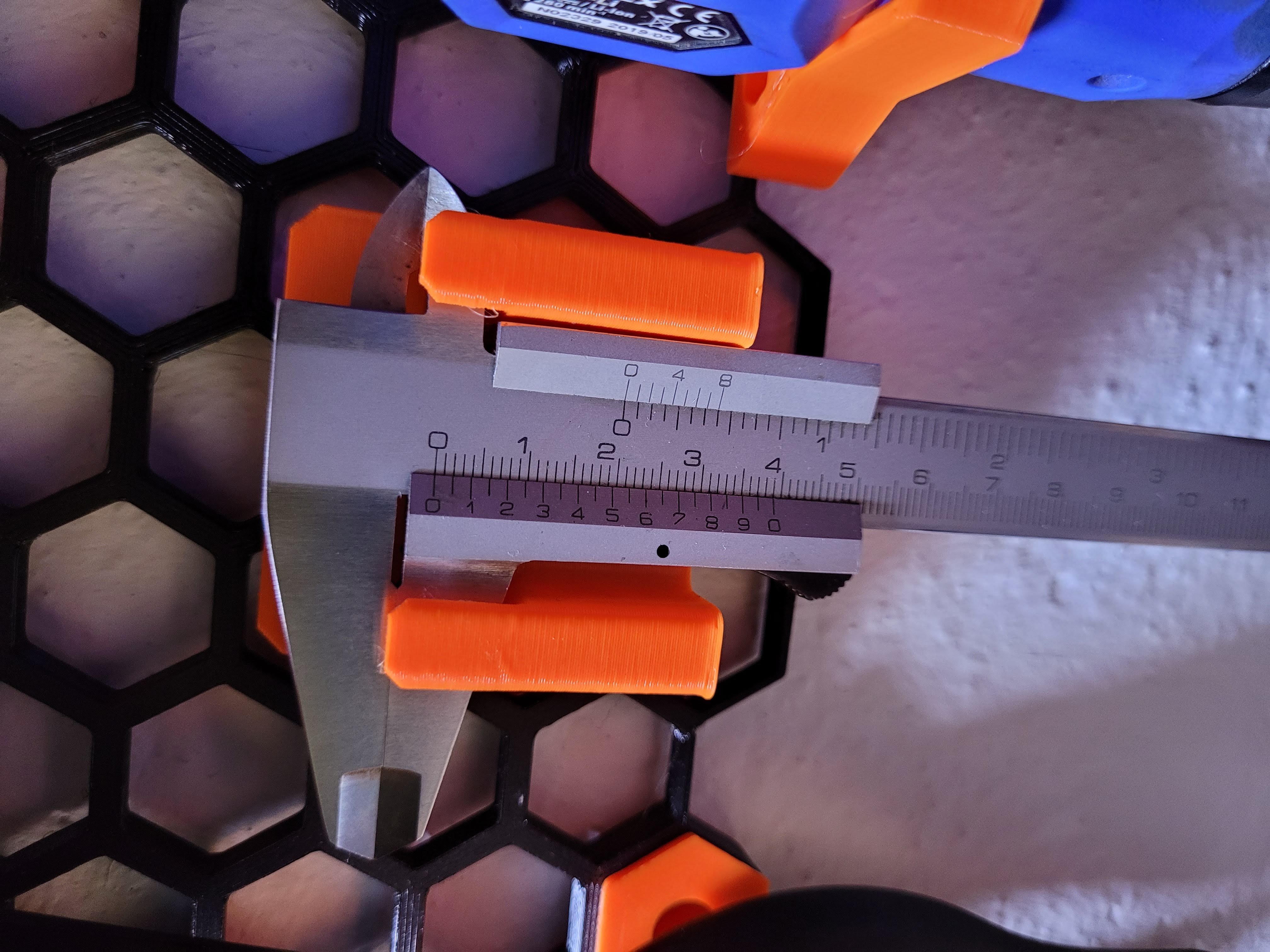 Caliper holder for storage wall by Vladimír Waas Download