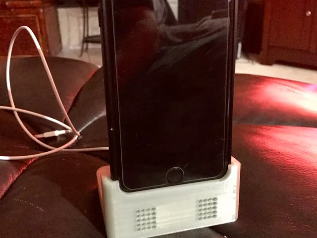 iPhone 7 Plus w/SwitchEasy Glass case