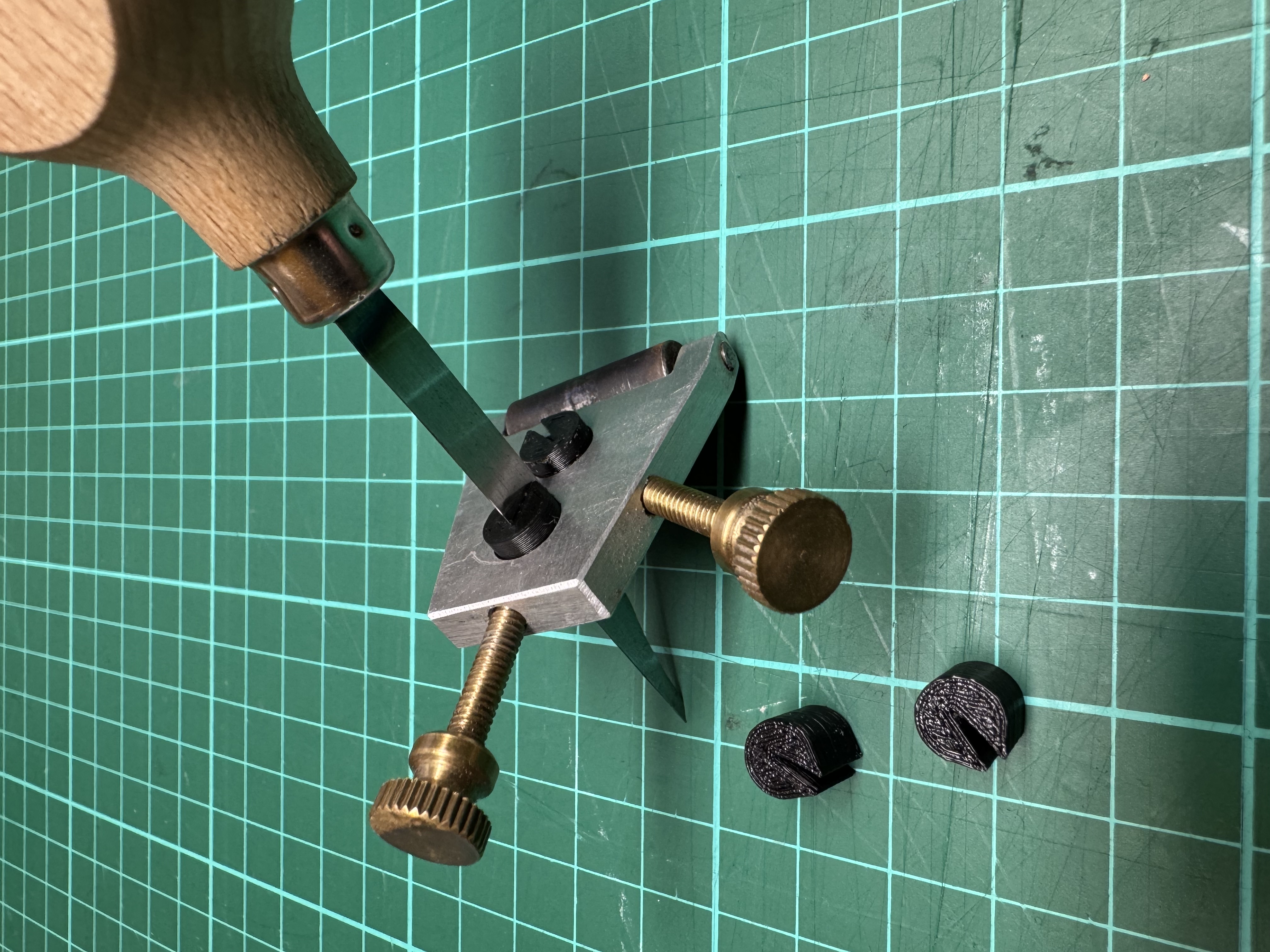 Honing Guide Adapter for Chisels