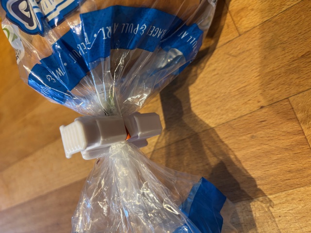 bread bag tie