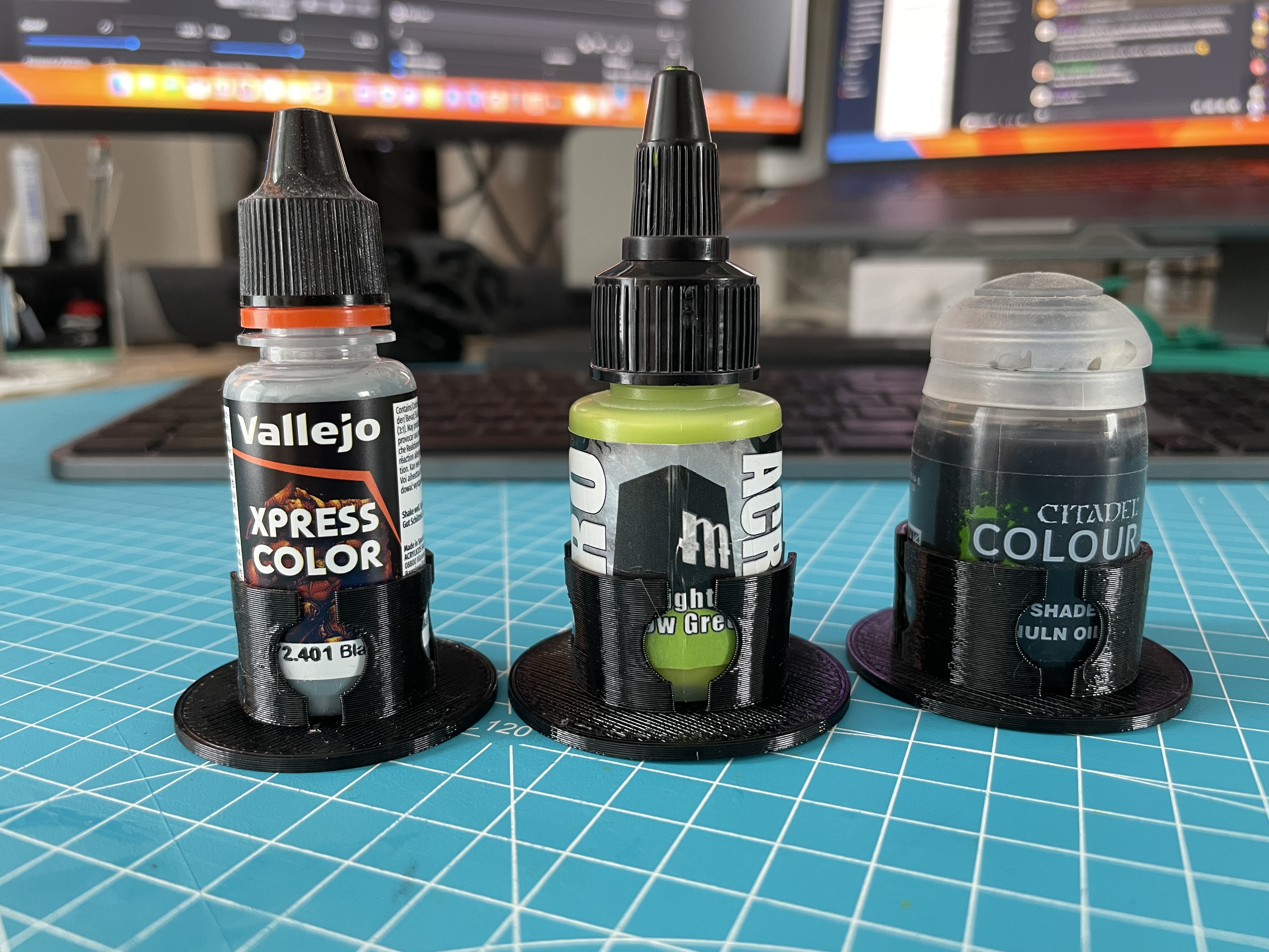 Anti-Fall-Over-Stand for paint bottles and  paint pots