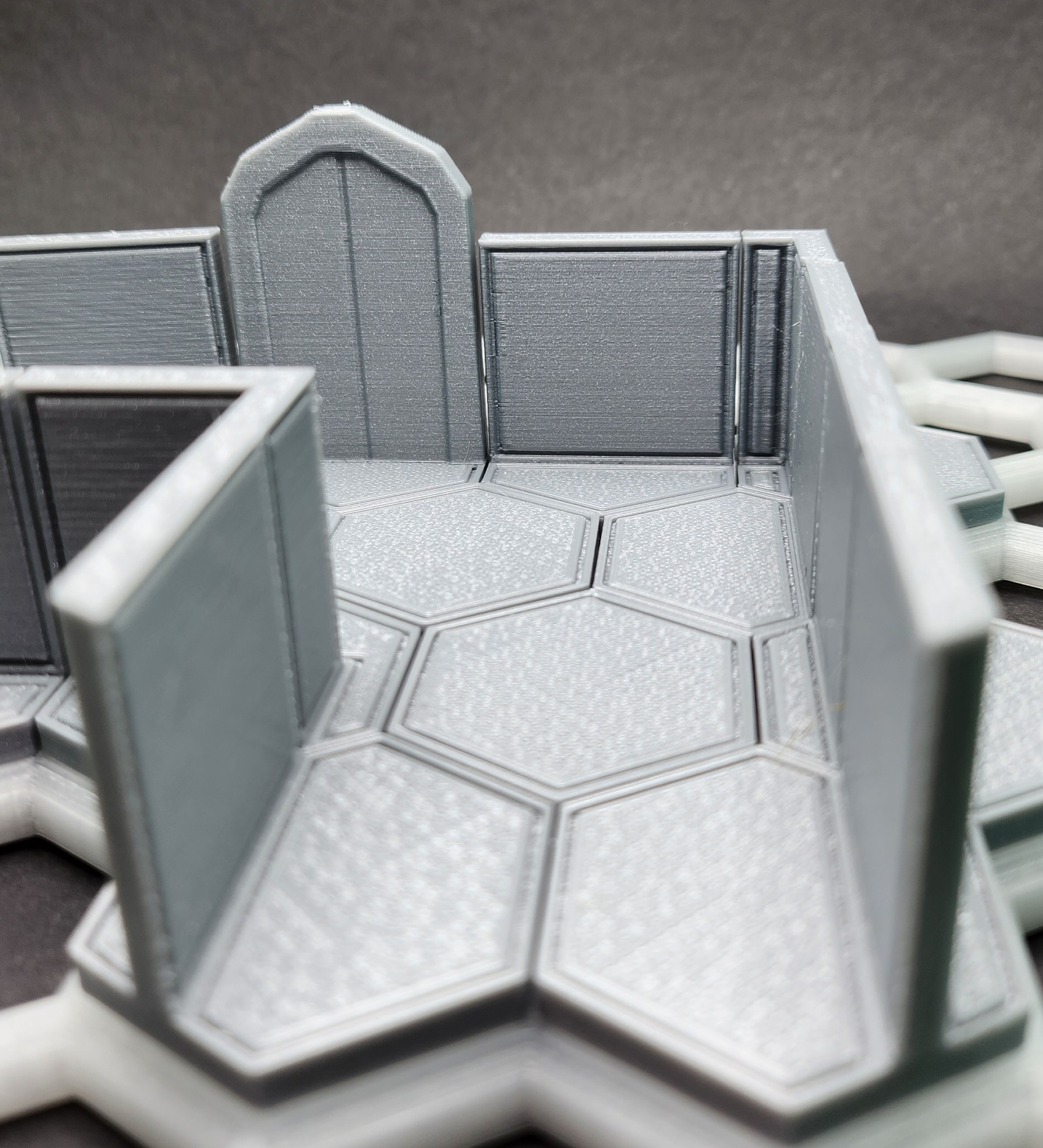 WDhex - very basic SciFi floors and walls (and a door)