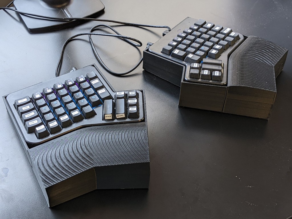 Ergodox EZ Wrist Rest by Eric Anastas Download free STL model