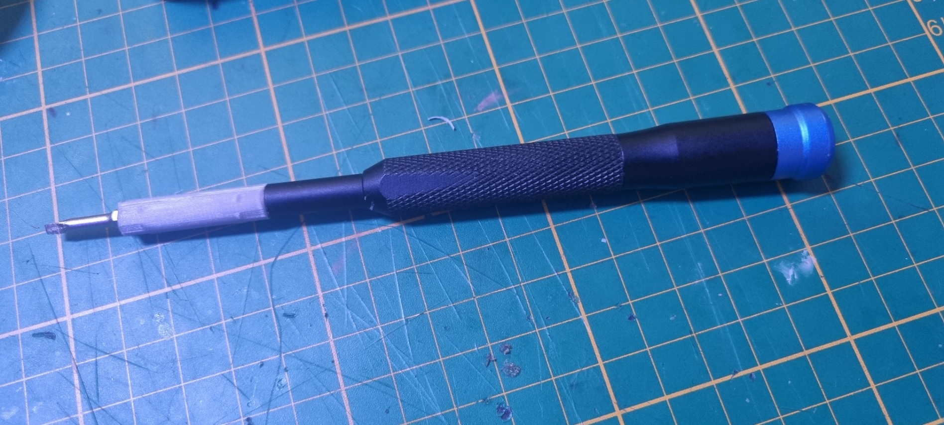 Thin Ifixit screwdriver extender by godofal Download free STL model