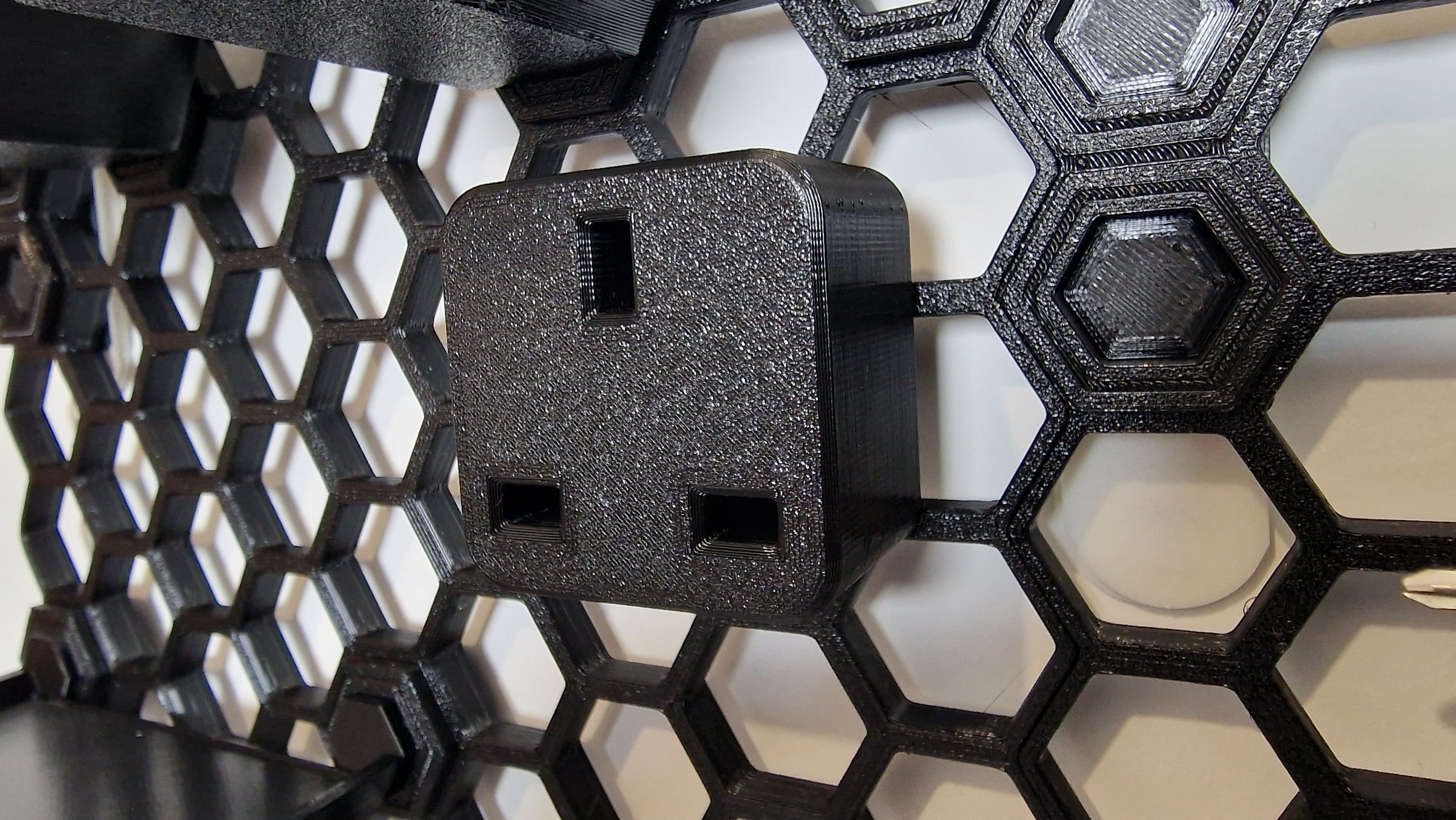 Honeycomb Storage Wall UK 3 Pin Plug mount