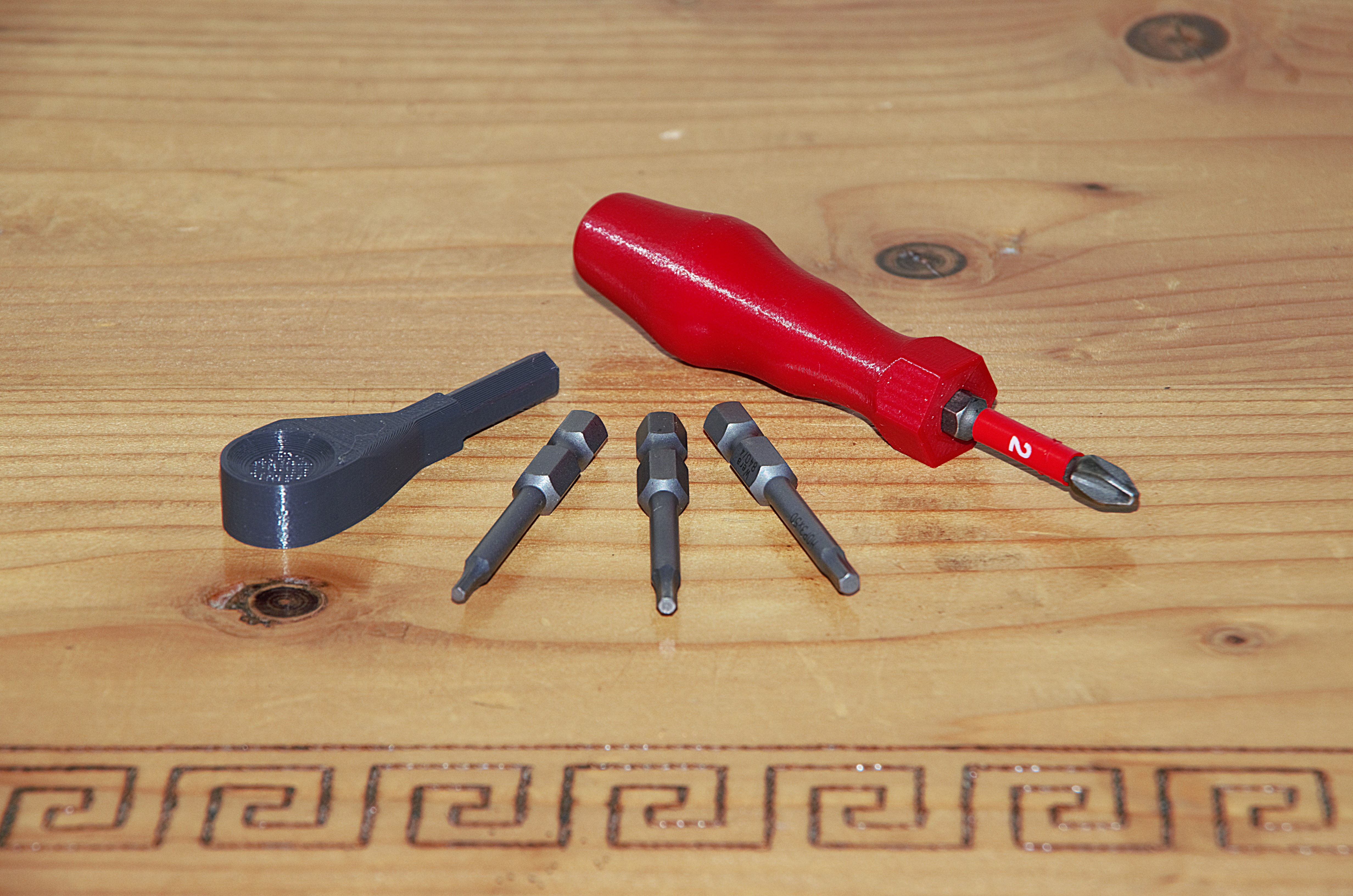 Mini screwdriver with angle for 50mm bits