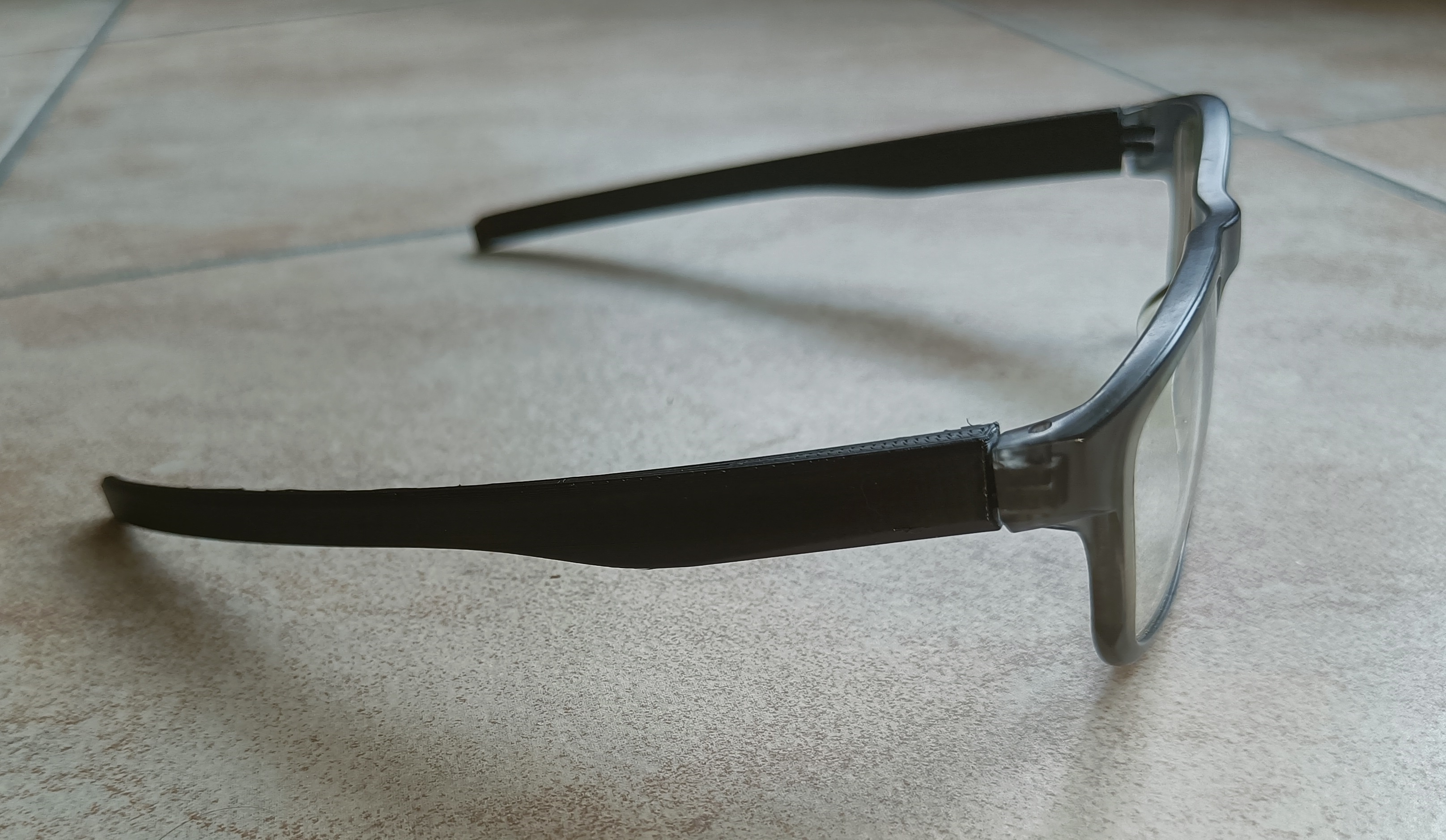 Oakley Hyperlink temple