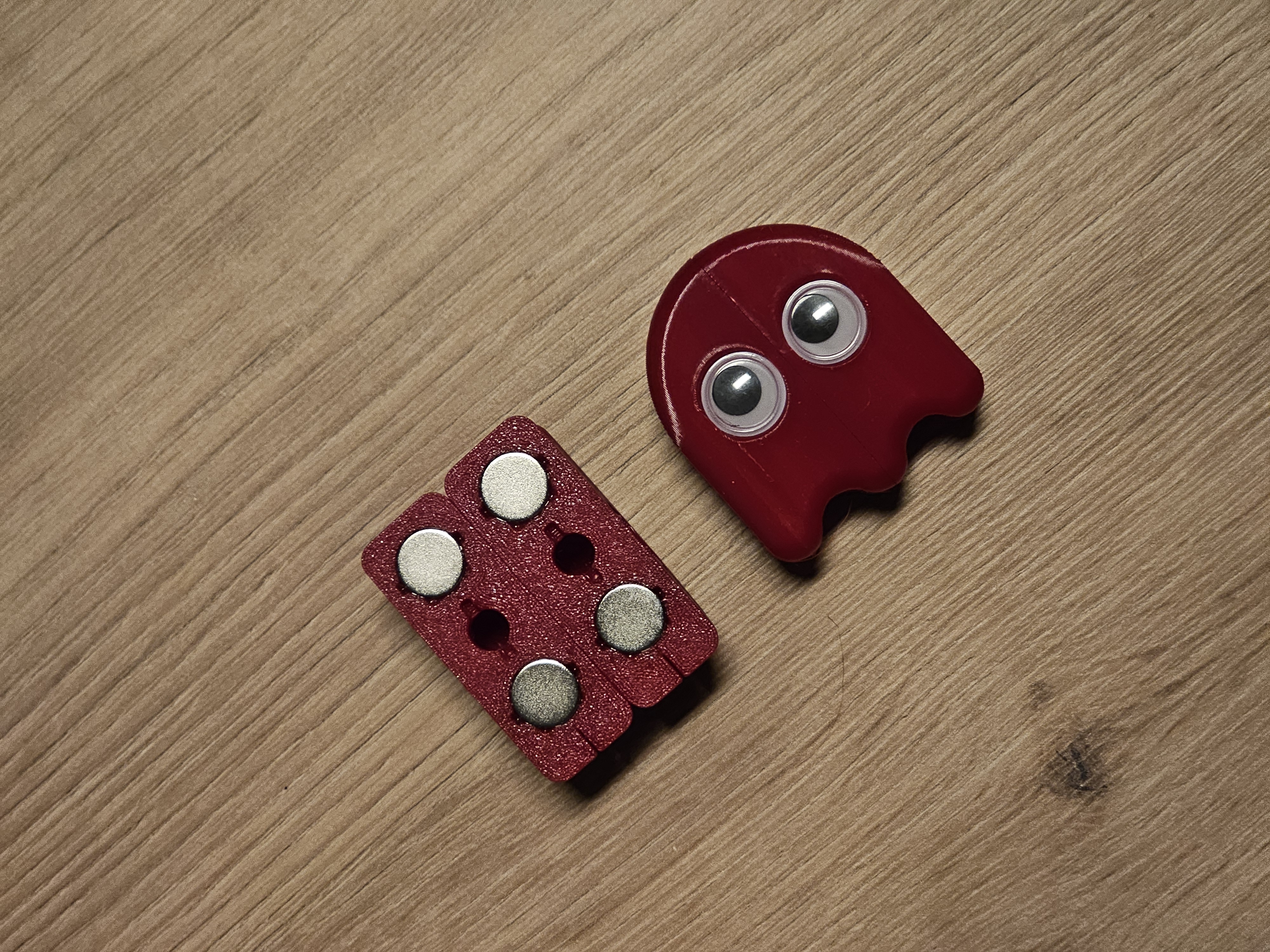 10x2 Magnet Remix - Zipper Pull - Pac Man Series (Ghost)