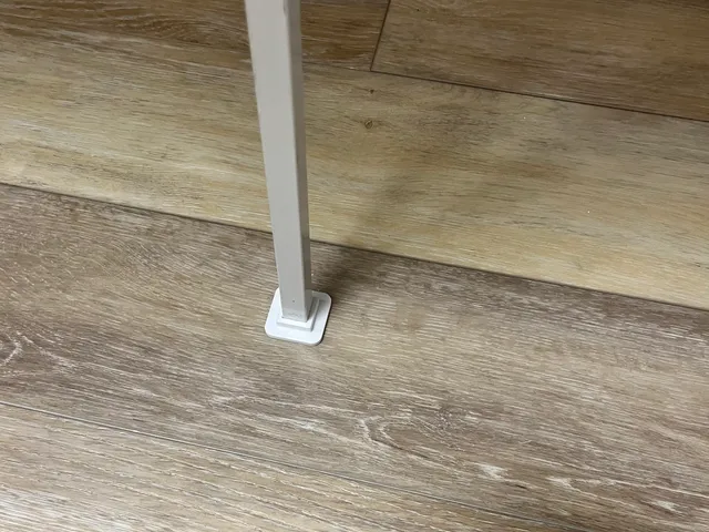 Closet Maid Post foot