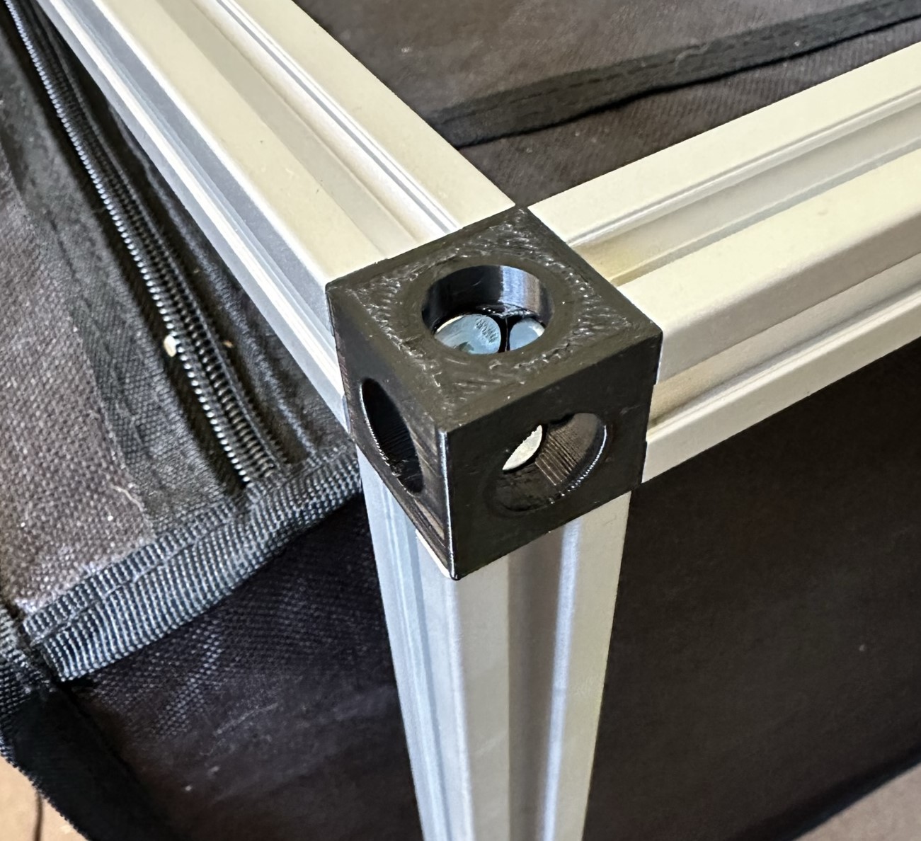 Simple 2020 M5 Corner Connector