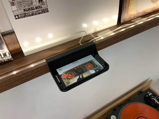 IKEA MOSSLANDA iPhone 12 Mini Top Down Mount
