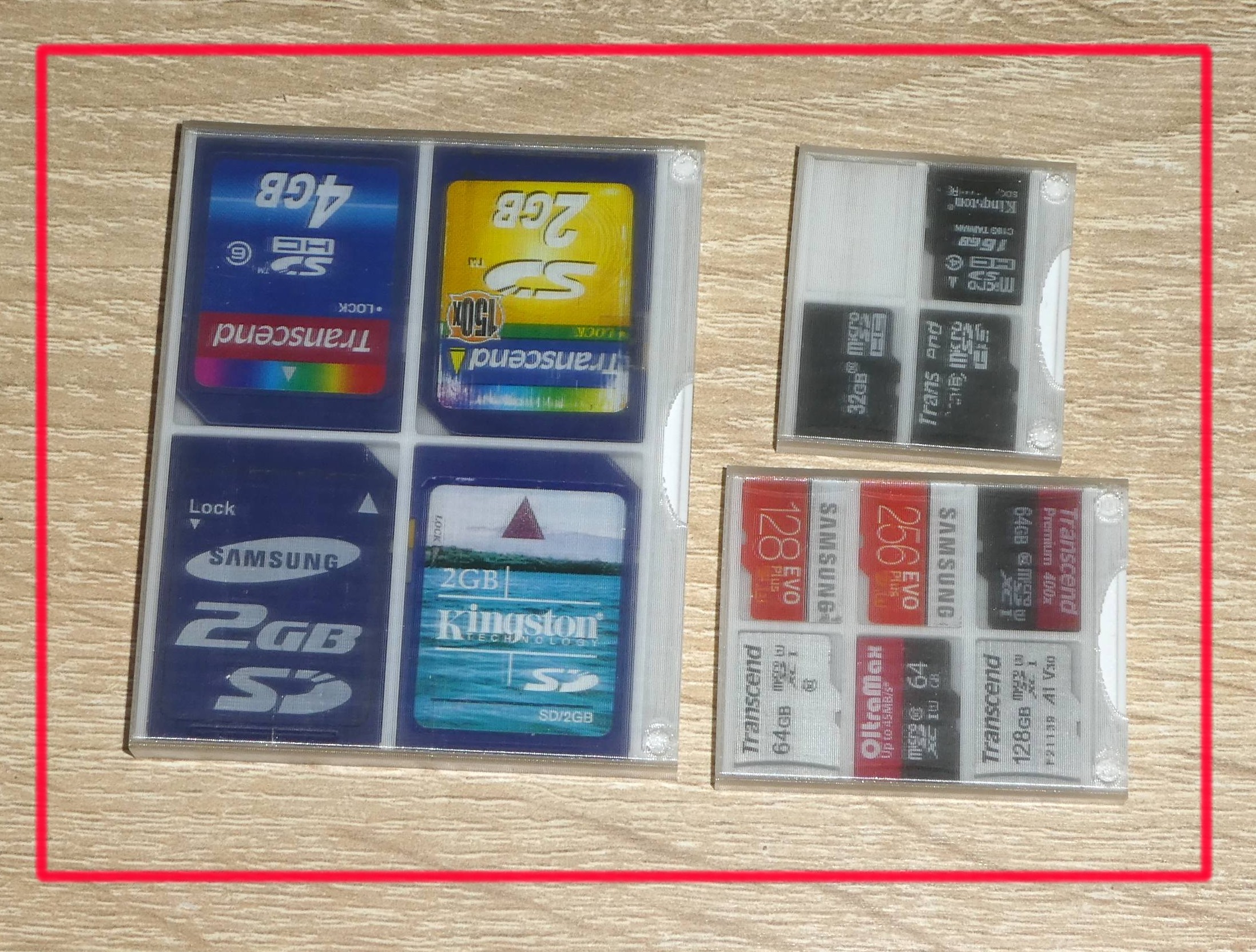Parametric memory card holder / case (SD, MicroSD and others), extremely compact and lightweight, with FreeCAD source.