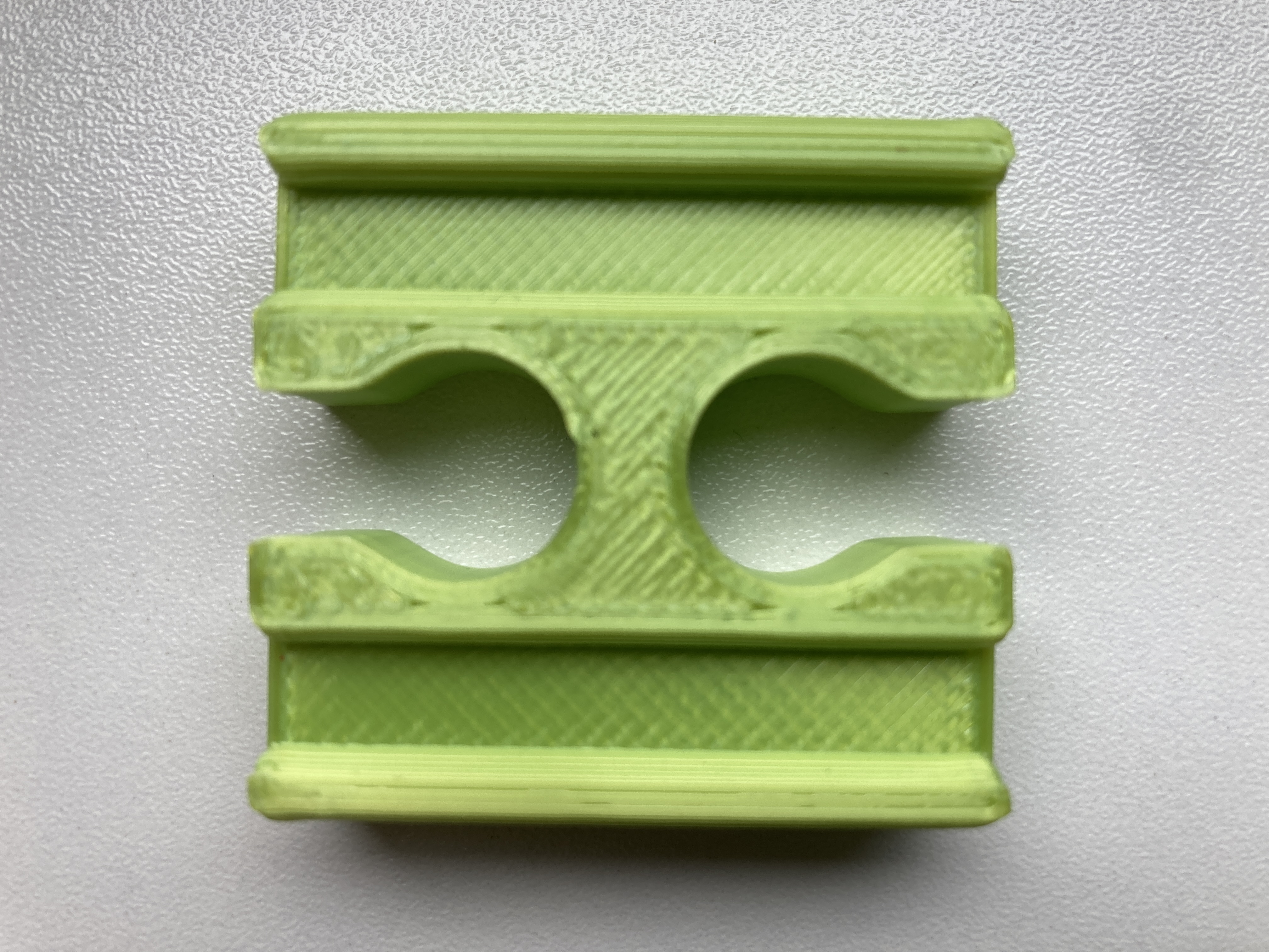 Minimalistic brio female-female connector track