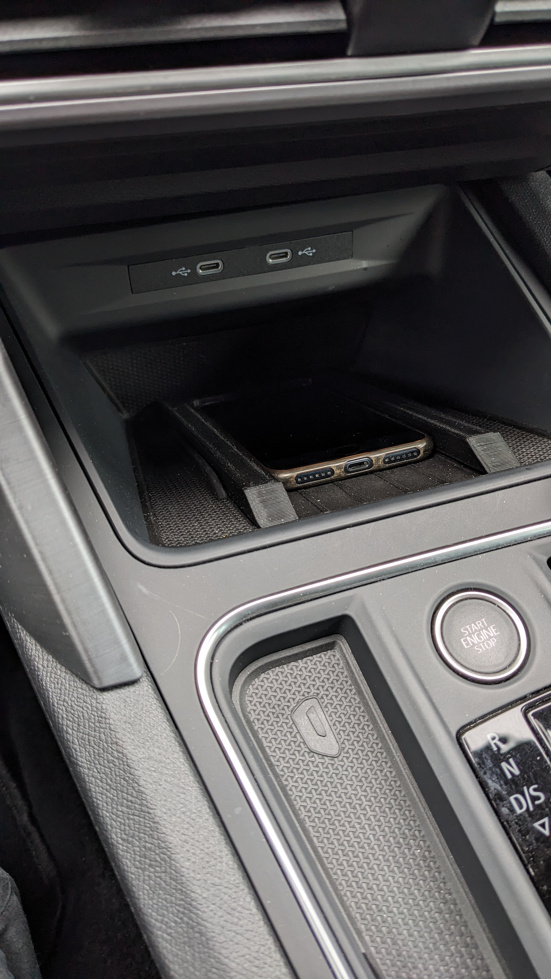 Seat Cupra iPhone Adapter IQ by Mr. Smith | Download free STL model ...