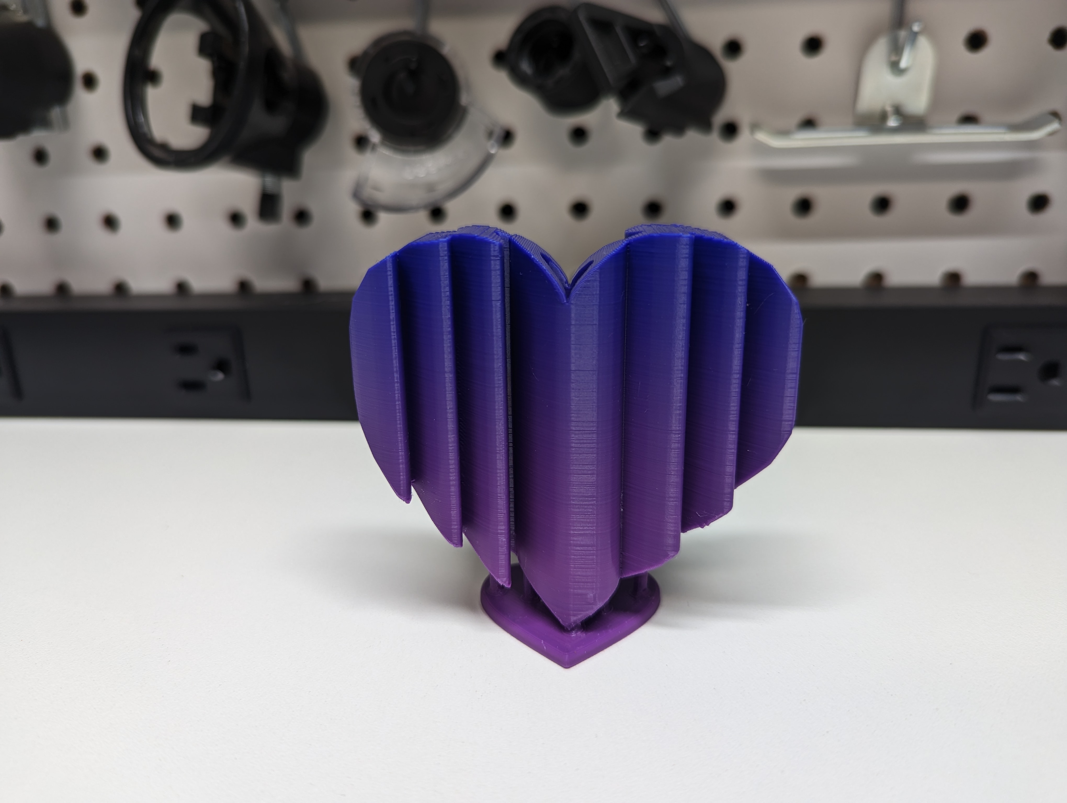 "Mom" Heart with Stand (remix from rm3dprintdesigns)