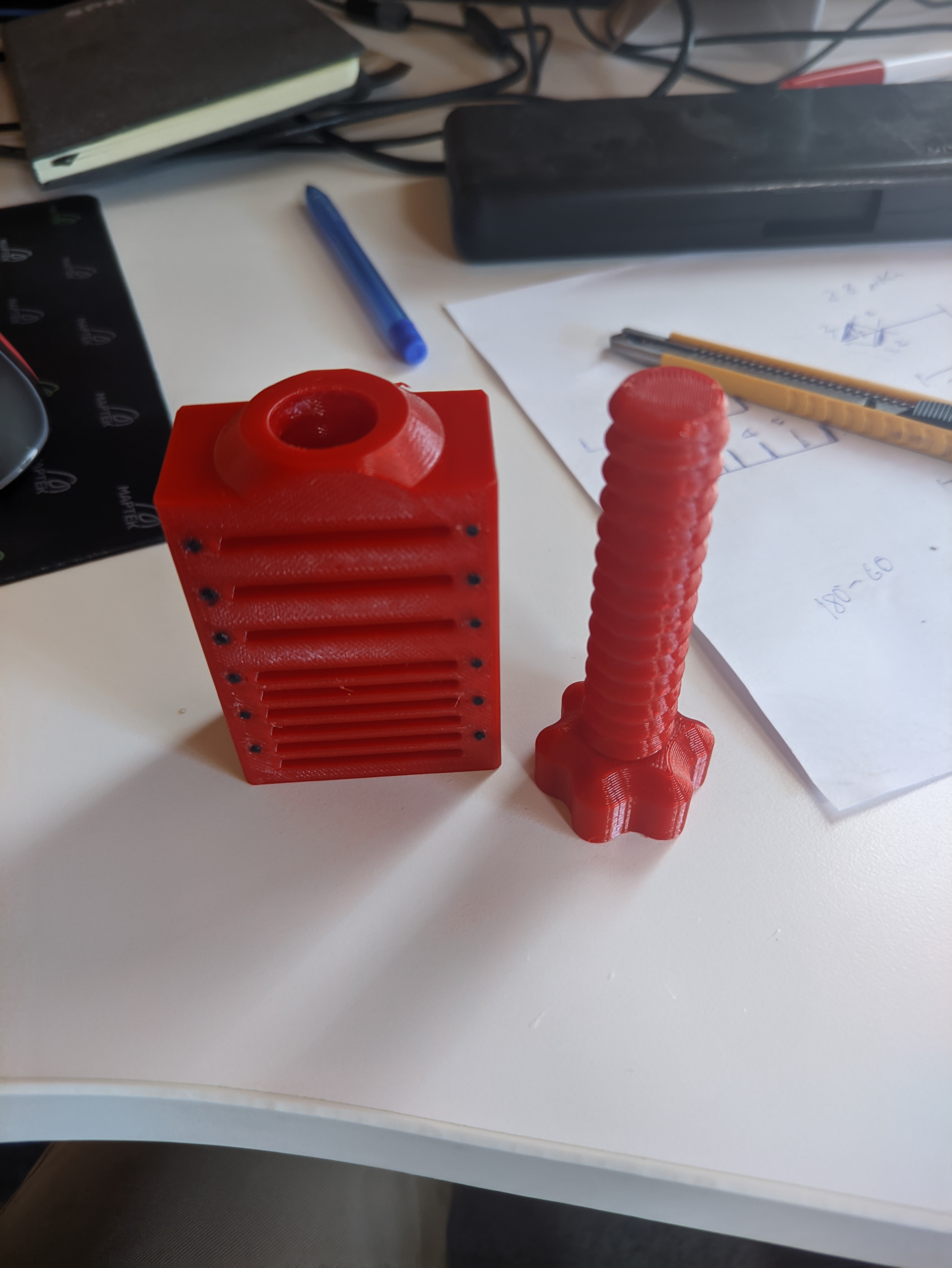 Miniatura 3 do modelo 3D Cake Leveler knife block