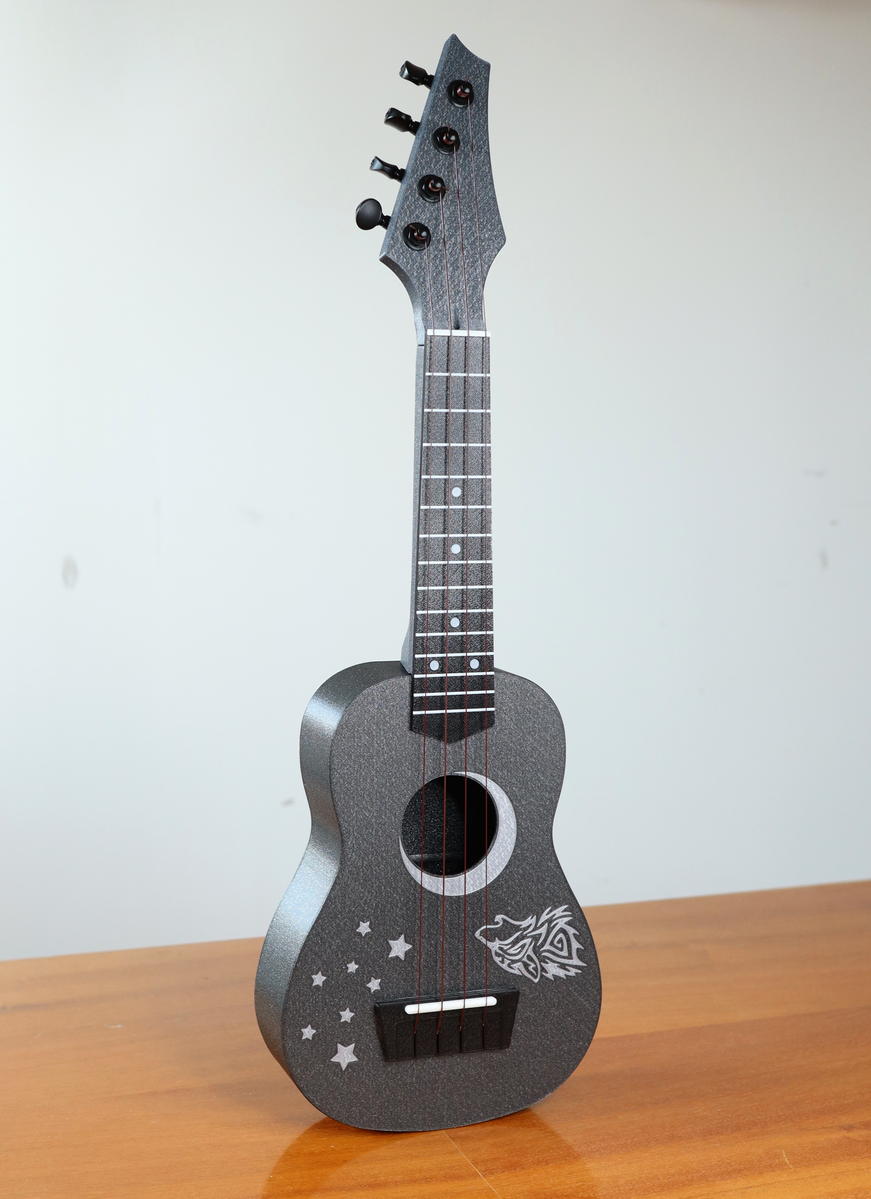 Soprano Ukulele (fully functional and easy to print) par Nikola_F ...