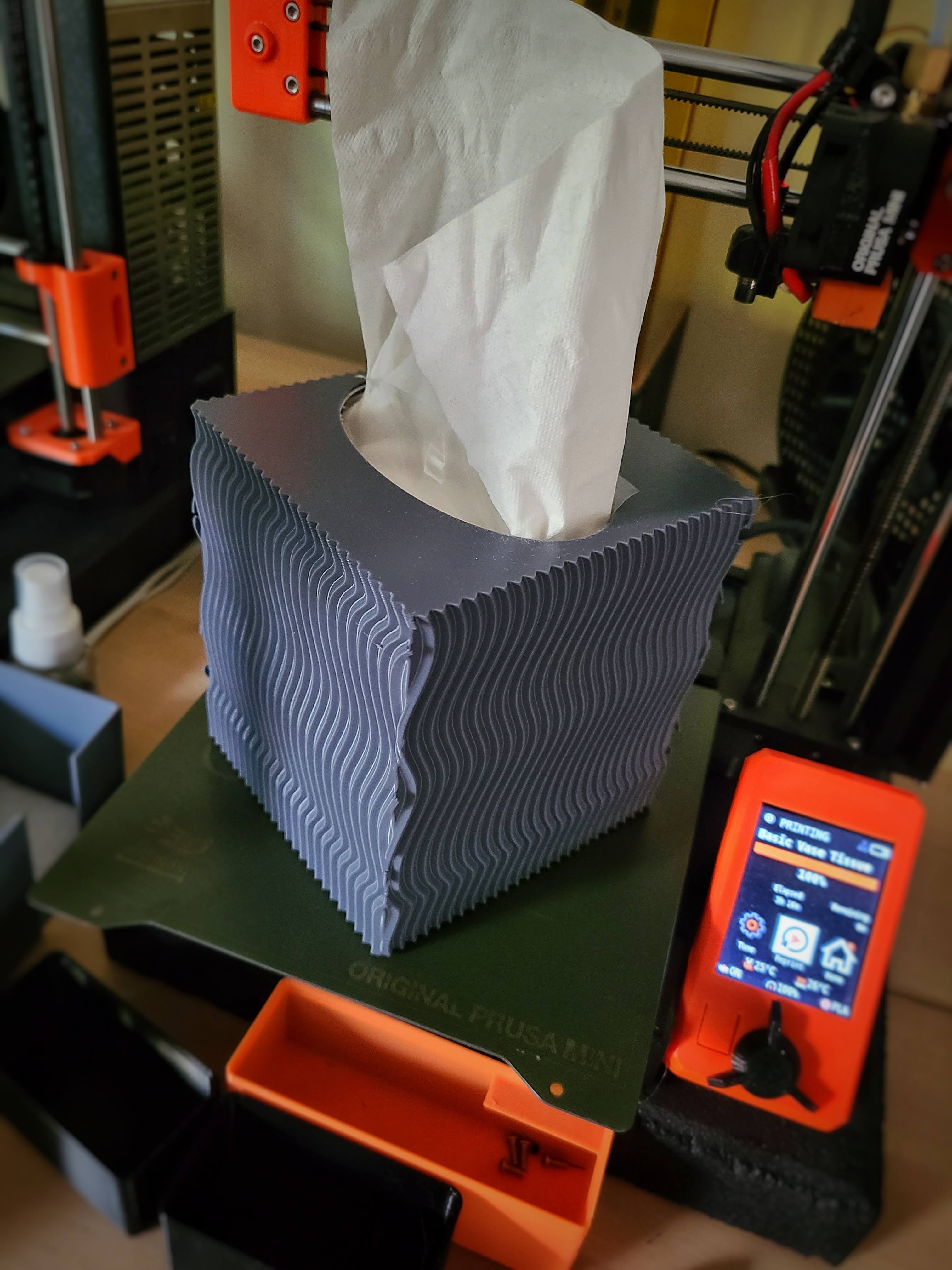 Wavy Tissue Box Cover, Vase Mode by Brian Zak Download free STL model